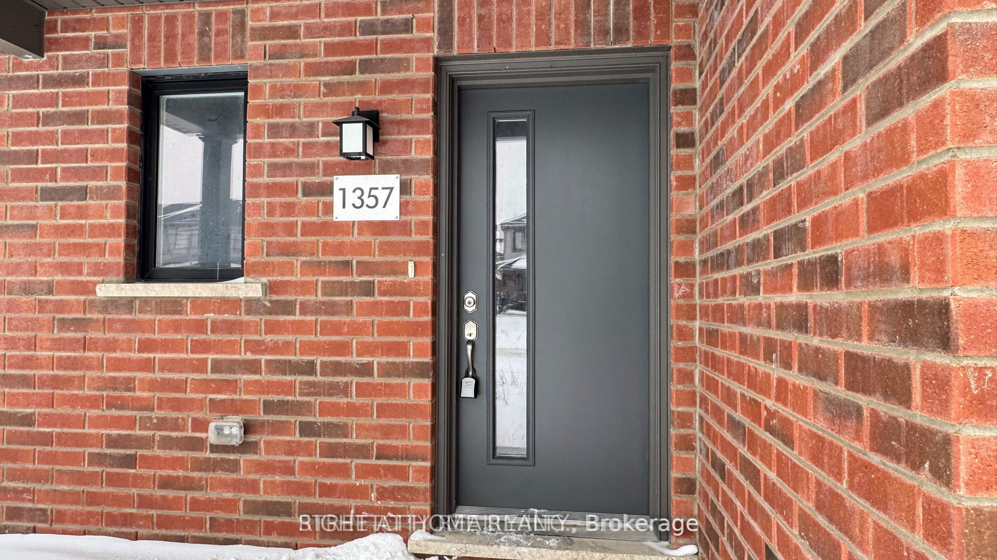 1357 Michael Circle, London East, ON N5V 0B8 photo 2