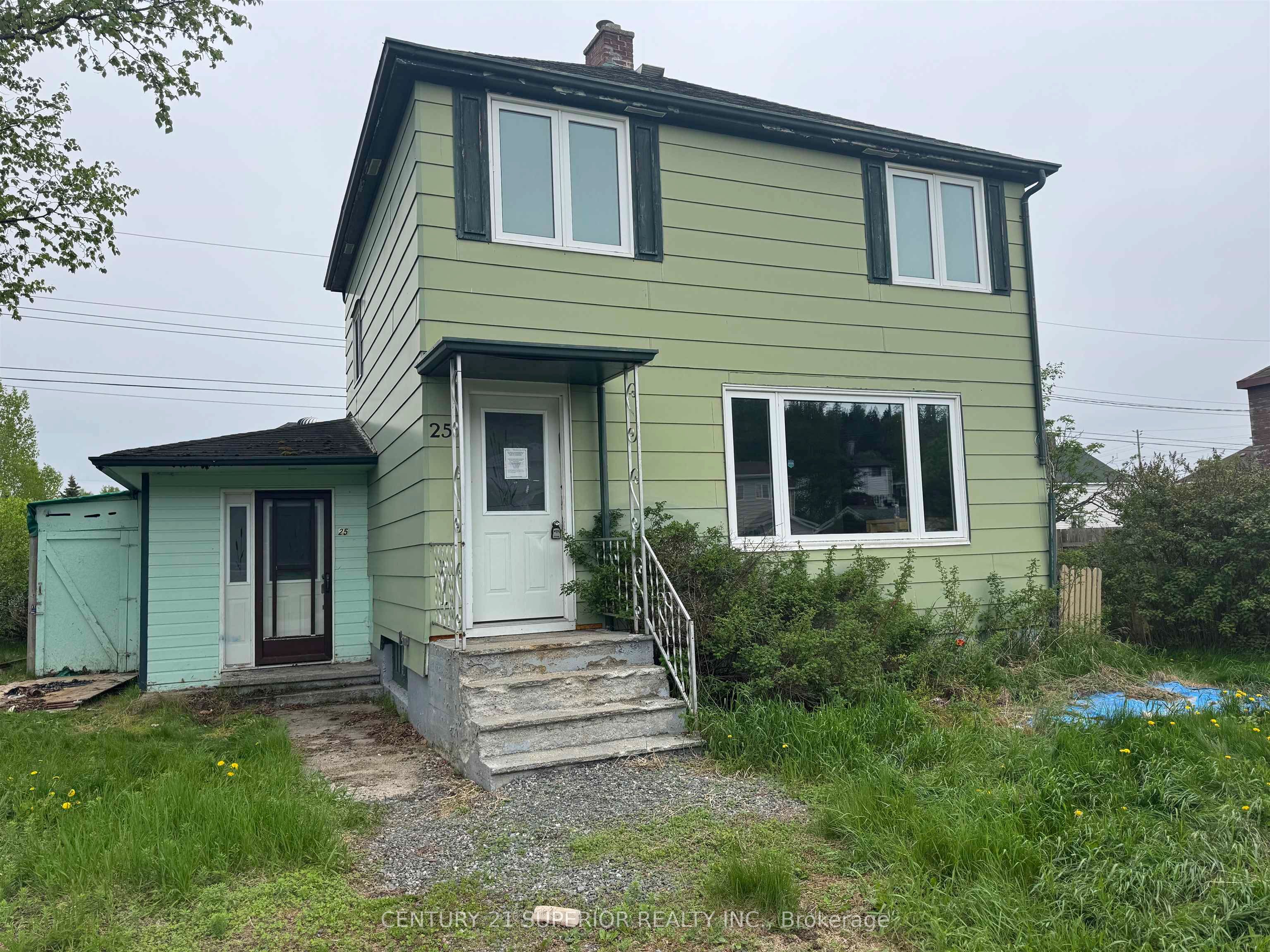 25 Ross Avenue, Marathon, ON P0T 2E0 photo 2