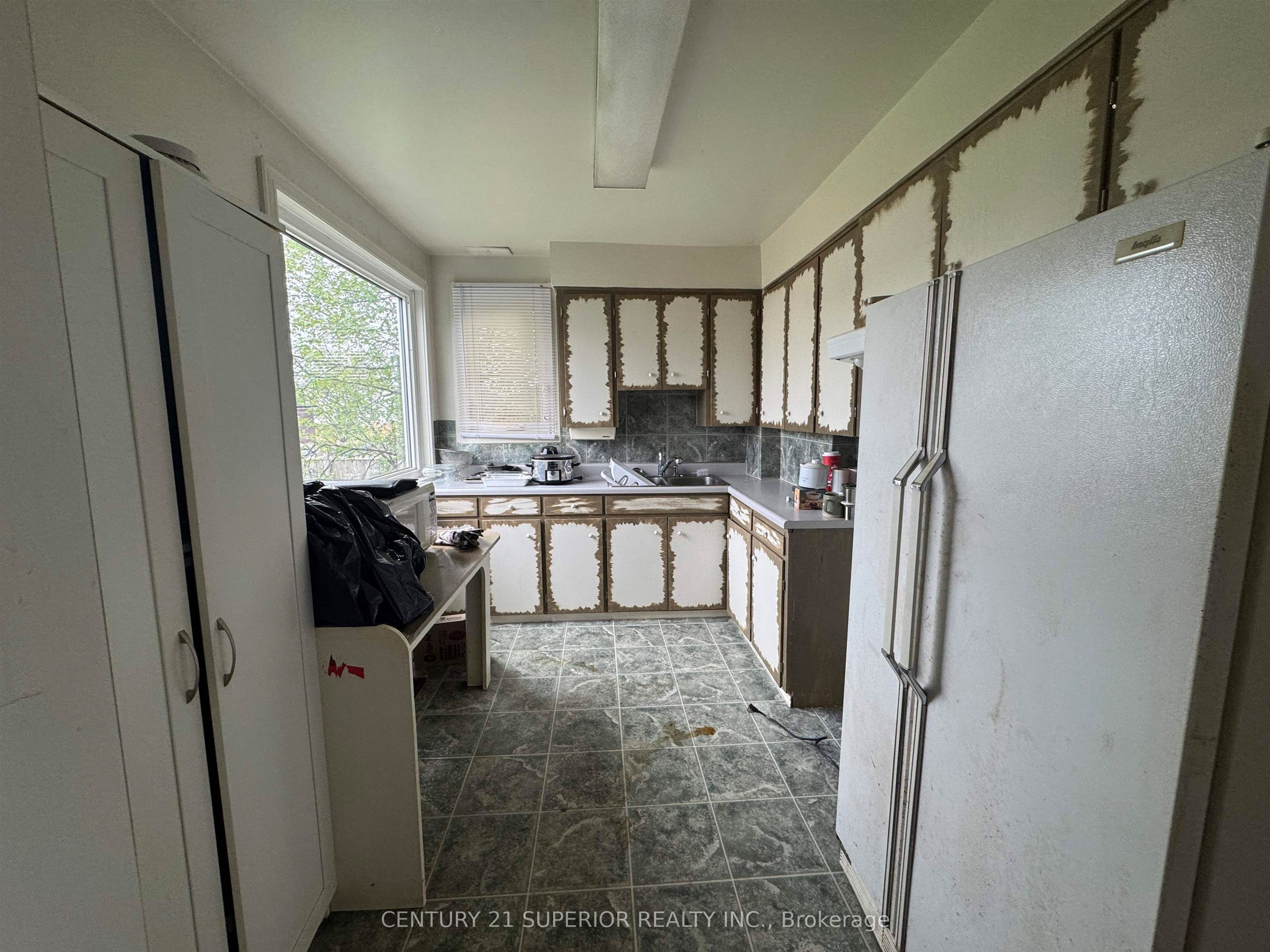 25 Ross Avenue, Marathon, ON P0T 2E0 photo 4