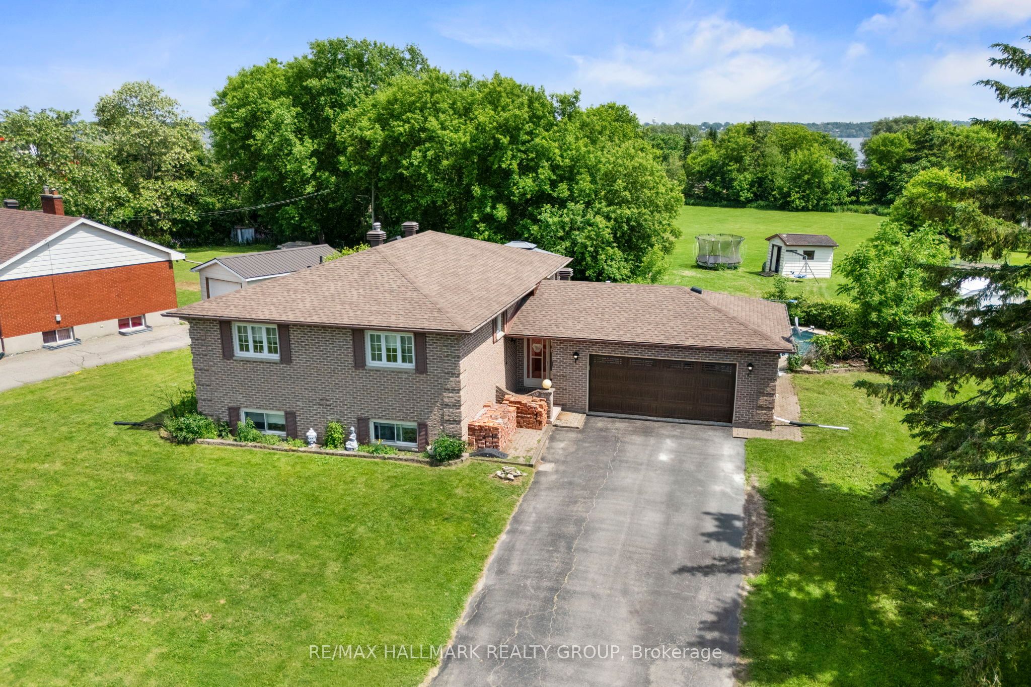 17 Sunnymede Avenue, Augusta, ON K0E 1T0