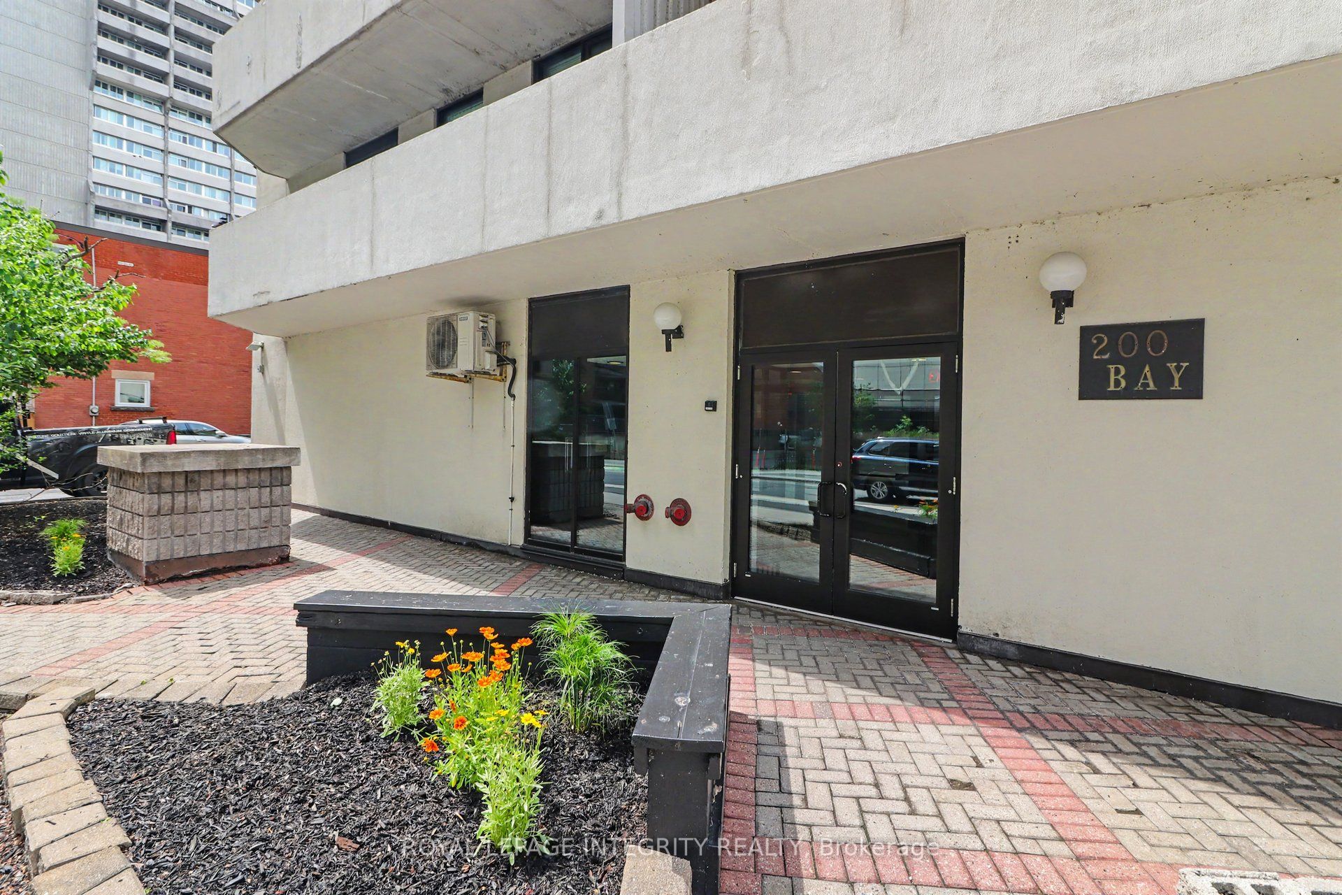 200 Bay Street S 102, Ottawa Centre, ON K1R 7W8 photo 4