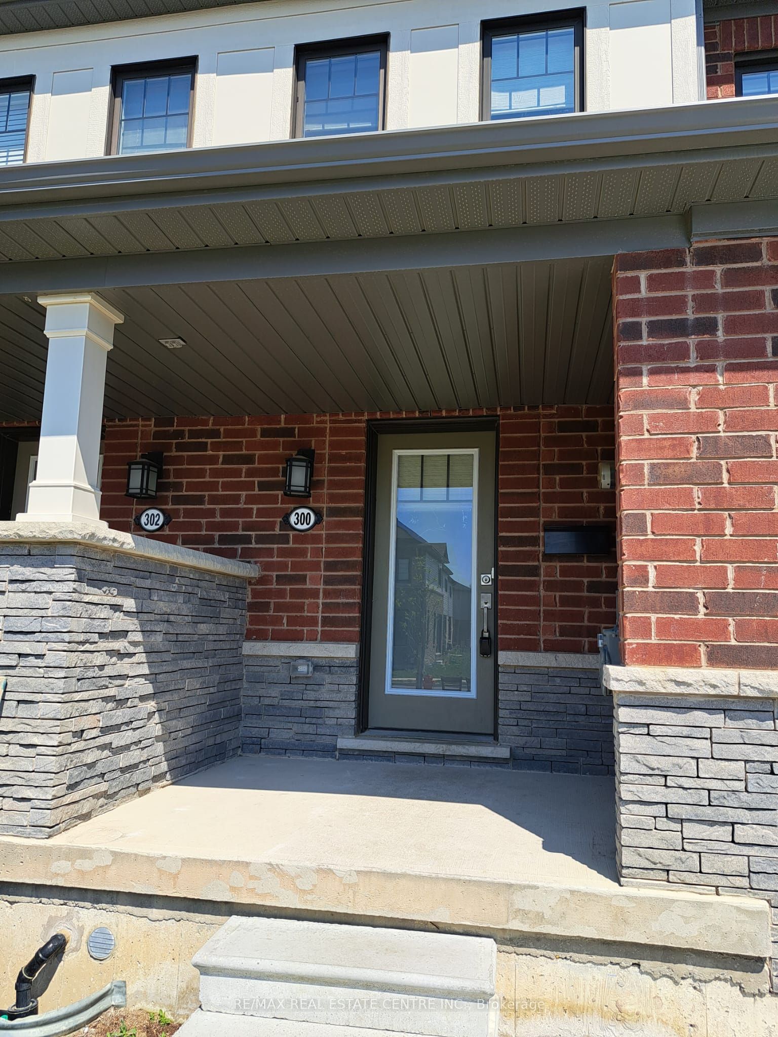 300 Bedrock Road, Hamilton, ON L8J 0M4 photo 2