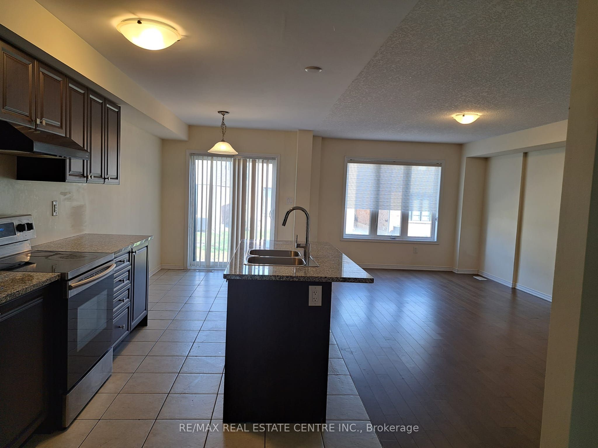300 Bedrock Road, Hamilton, ON L8J 0M4 photo 3