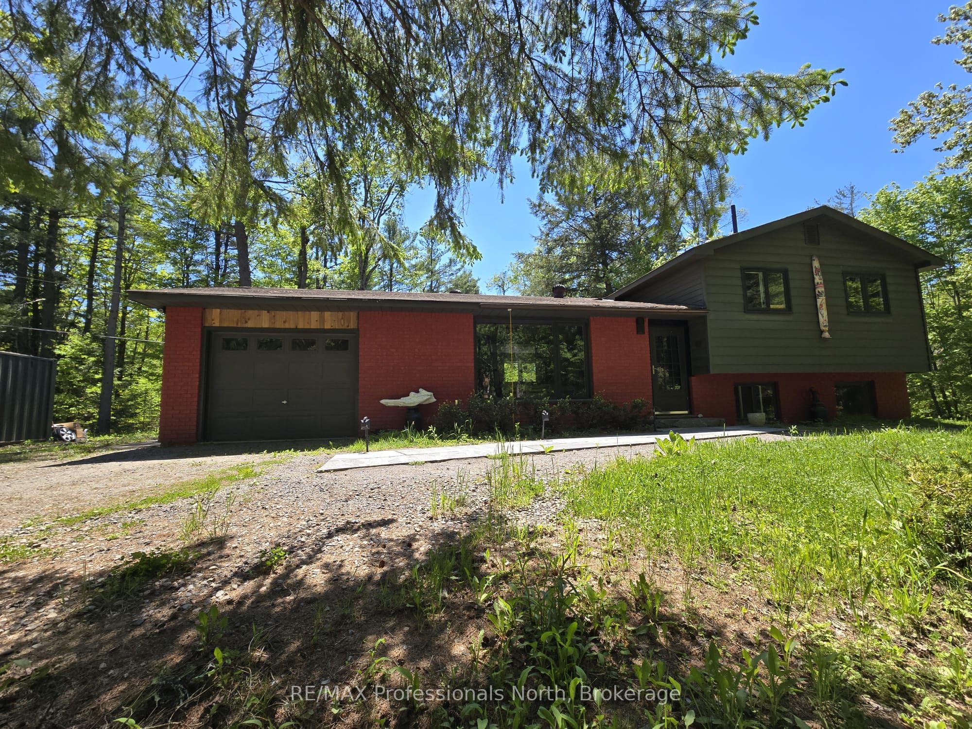 1460 Peterson Road, Bracebridge, ON P1L 1X1 photo 3