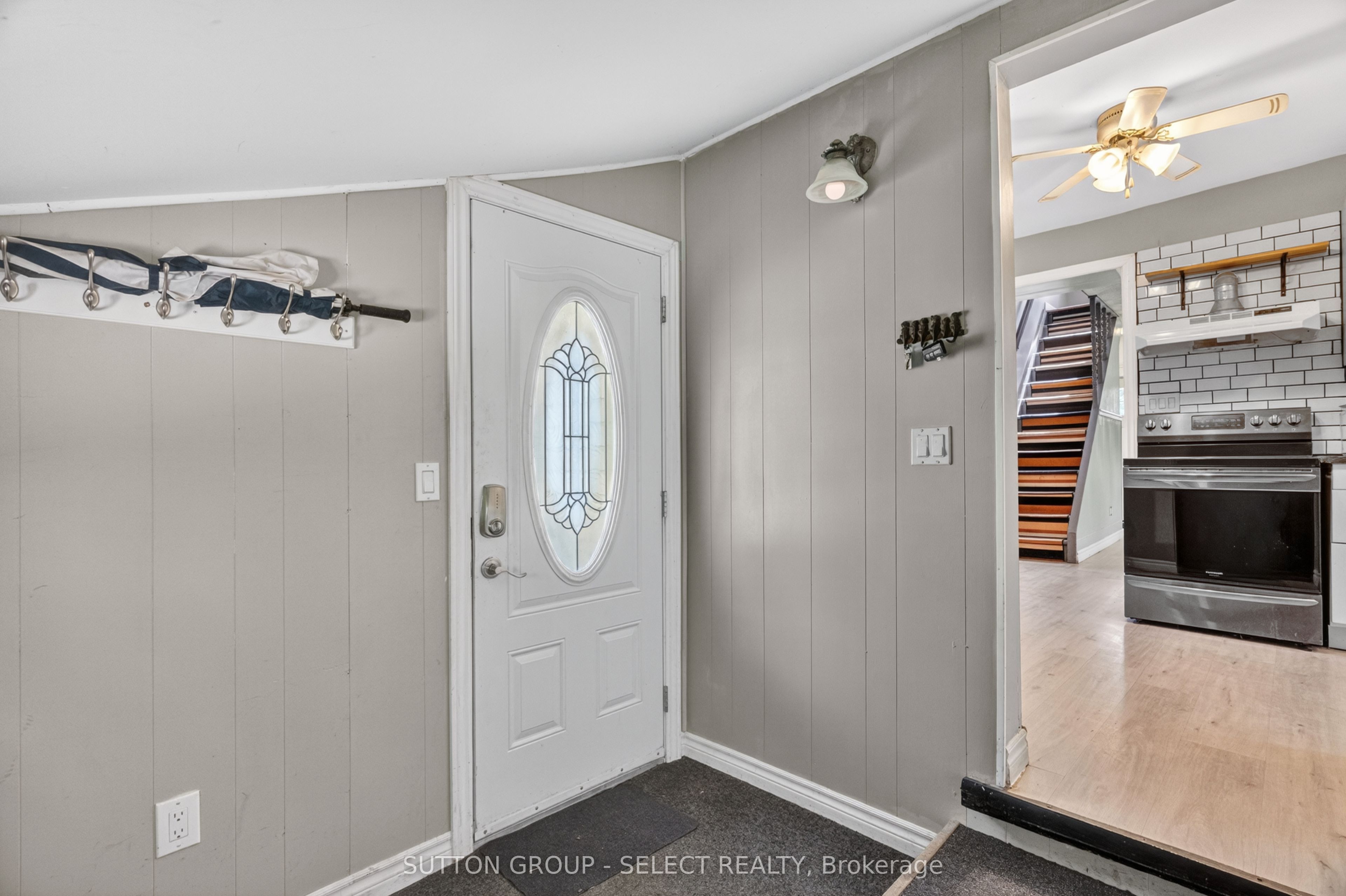 30 Argyle Street, Lambton Shores, ON N0N 1J0 photo 4