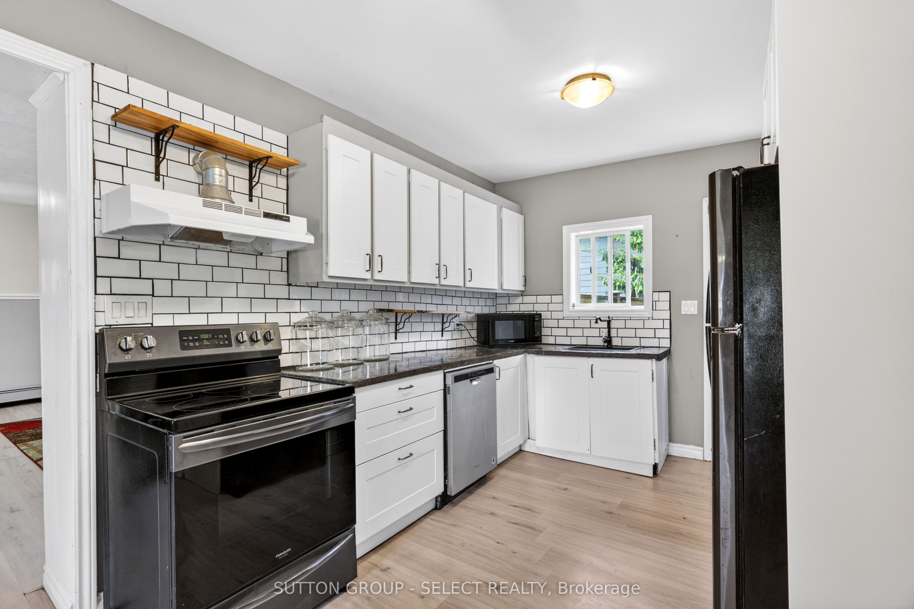 30 Argyle Street, Lambton Shores, ON N0N 1J0 photo 5