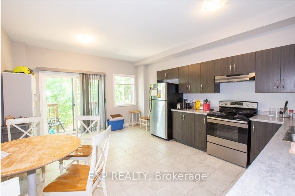 6A Leeson Street Main, St. Catharines, ON L2T 2R1 photo 2
