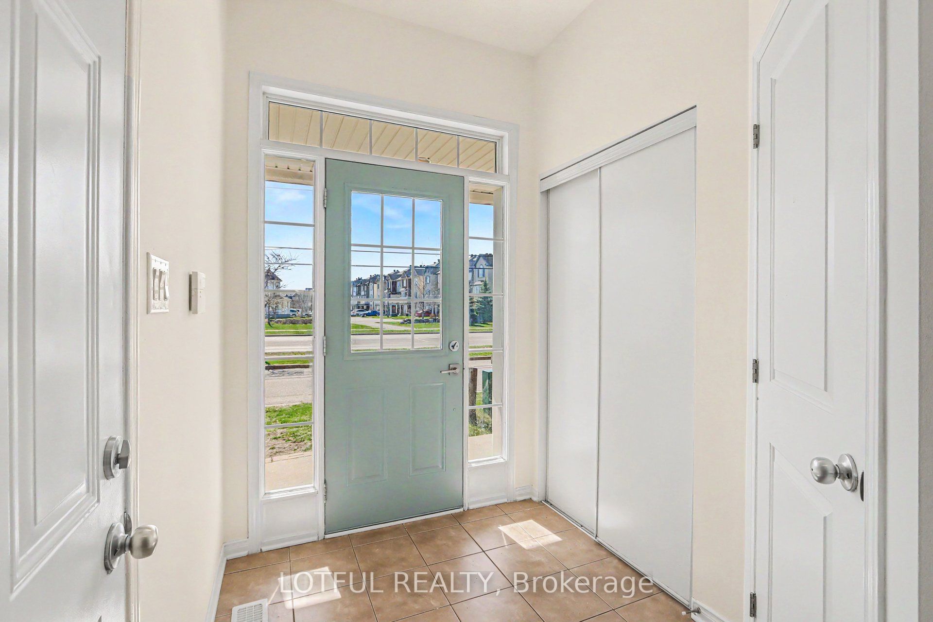 836 Kennacraig Private, Barrhaven, ON K2J 5T6 photo 4