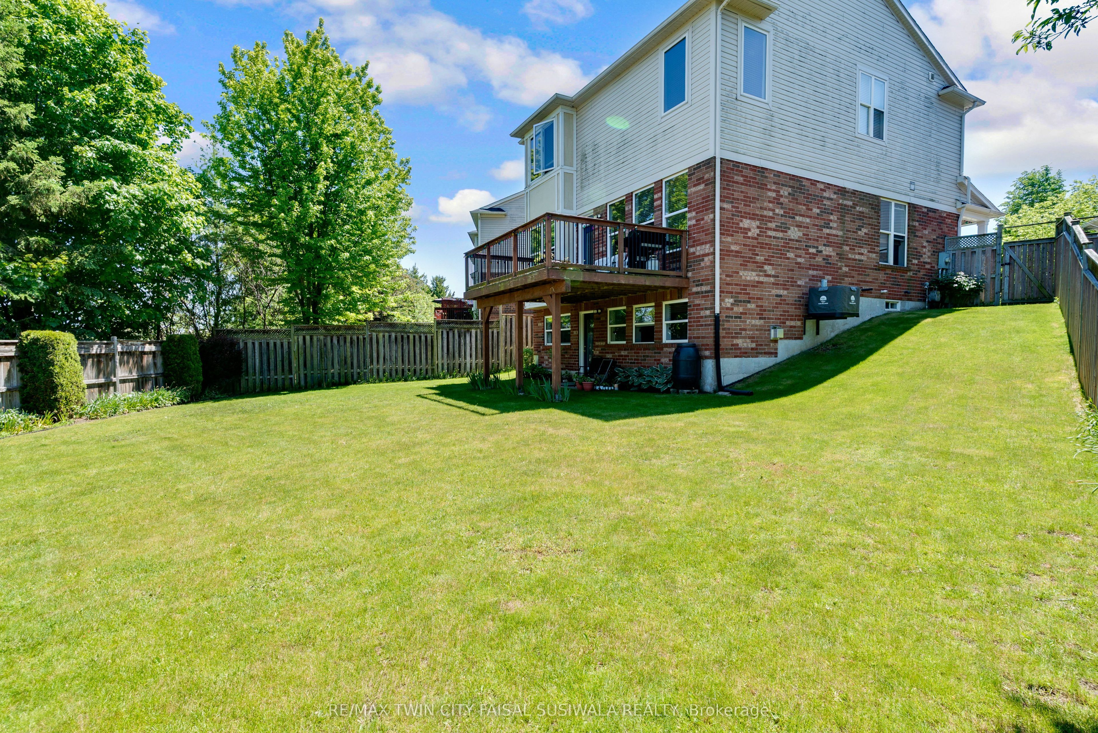 298 Garth Massey Drive, Cambridge, ON N1T 2K3 photo 4