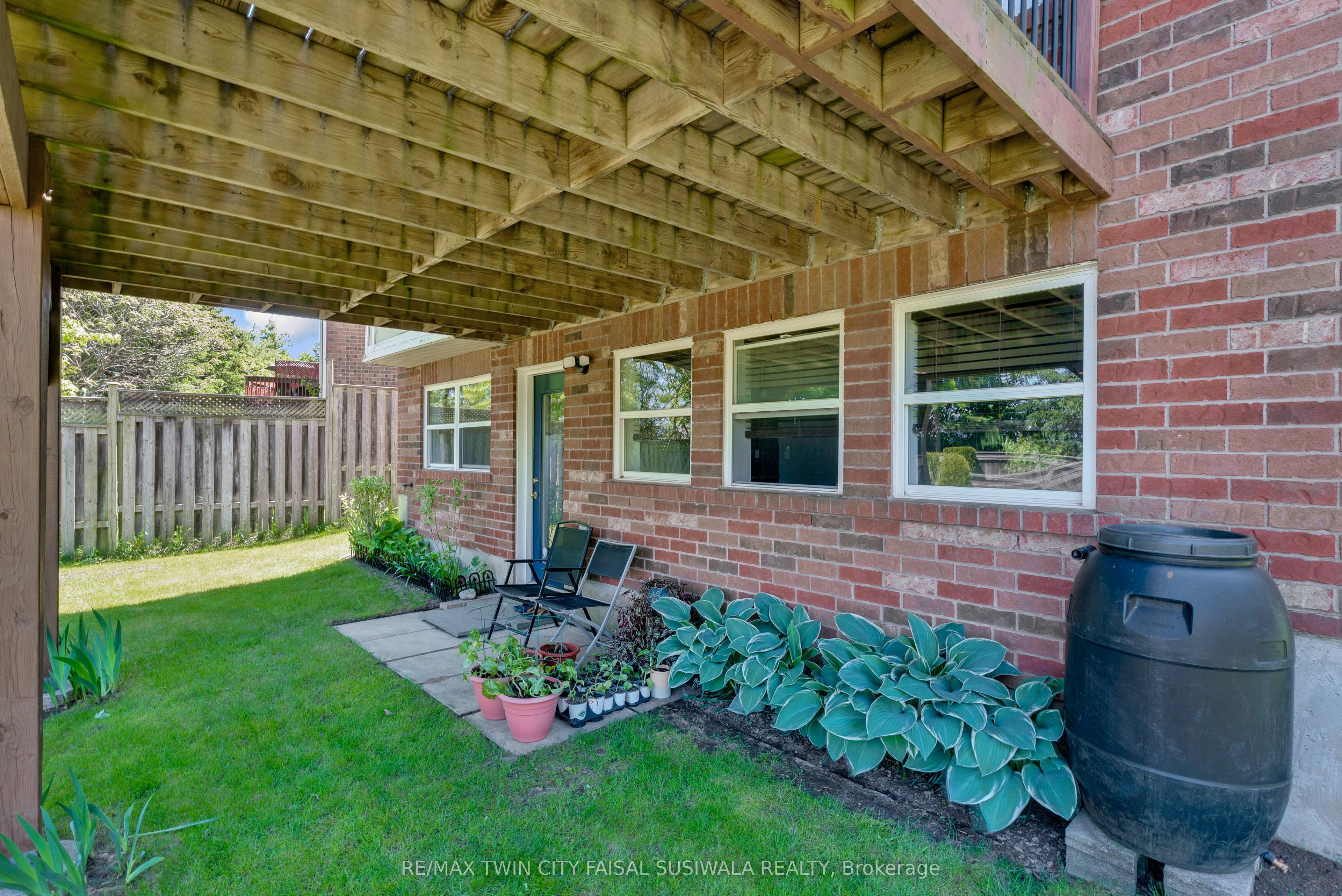 298 Garth Massey Drive, Cambridge, ON N1T 2K3 photo 5