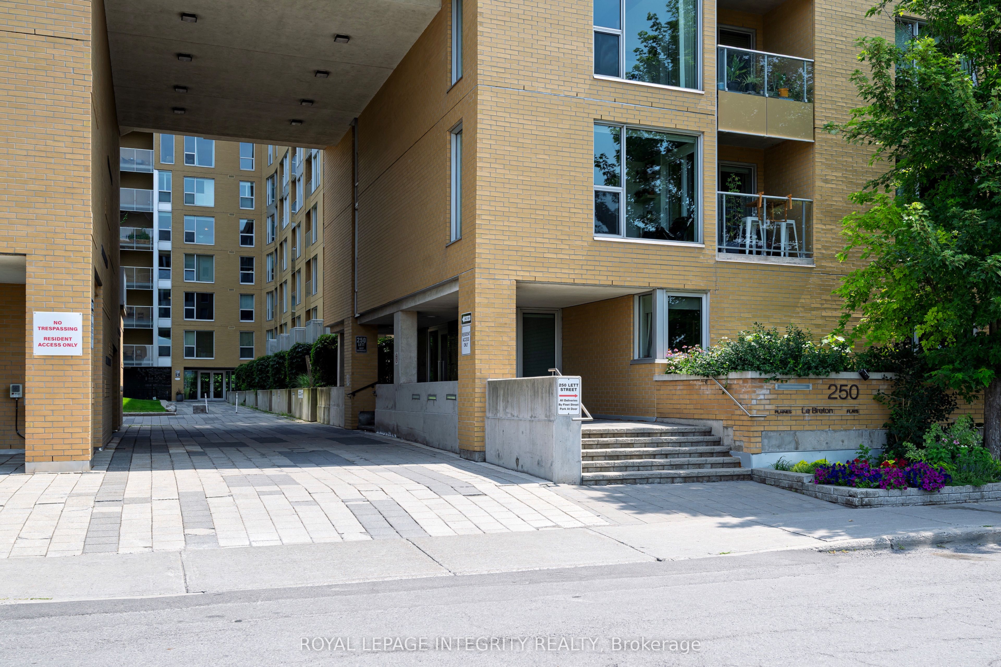 250 Lett Street 206, West Centre Town, ON K1R 0A8 photo 4