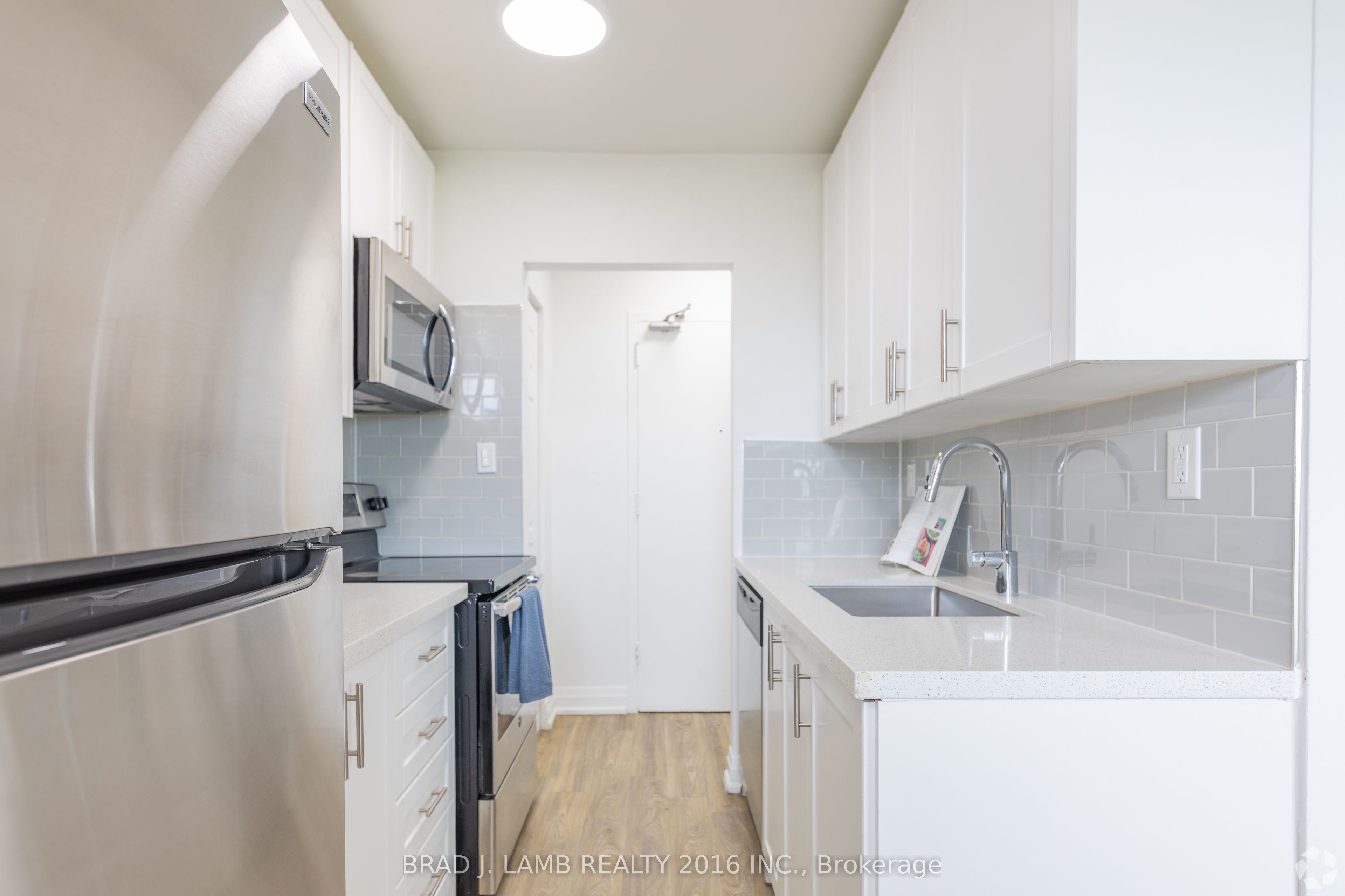 718 Lawrence Road E 308, Hamilton, ON L8K 1Z6 photo 4