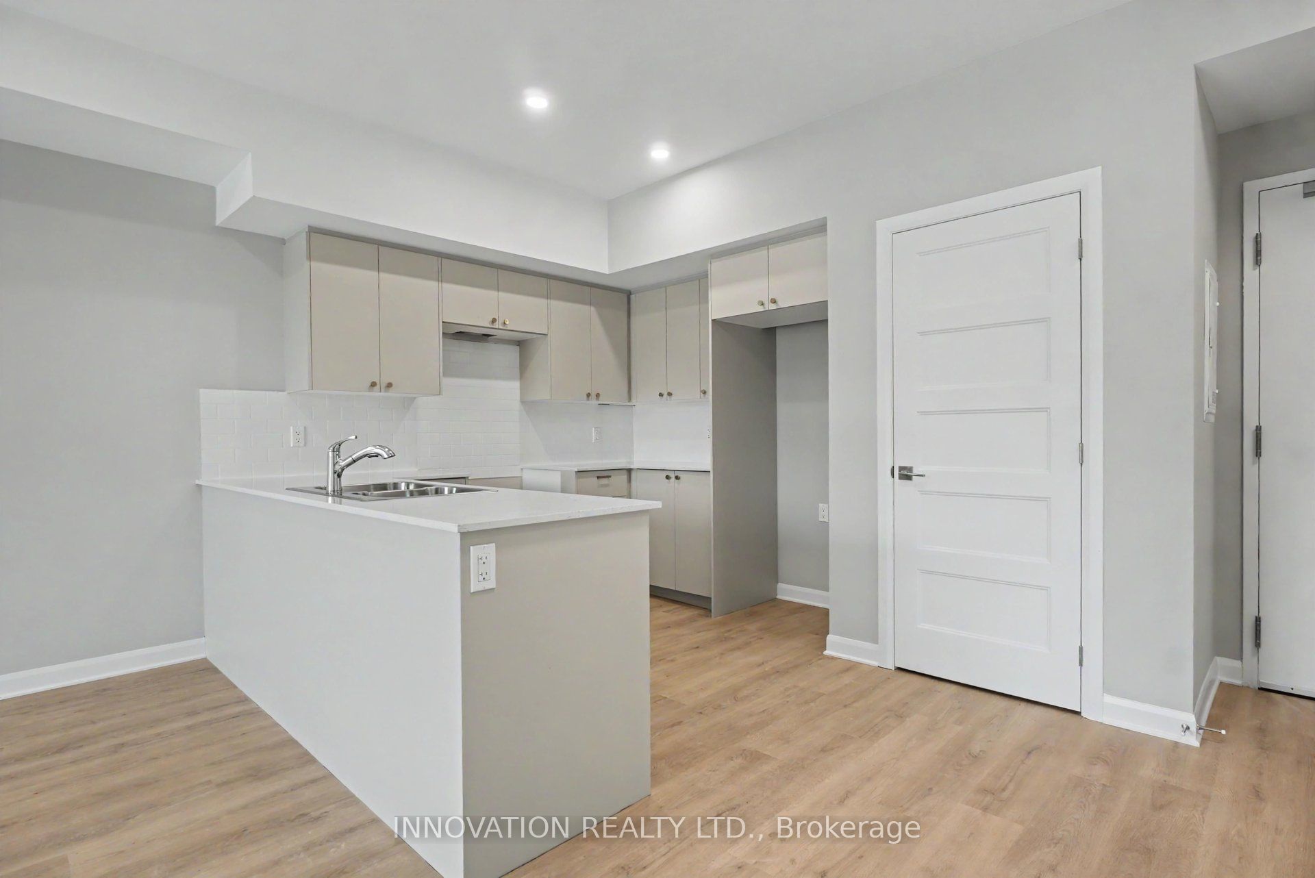 100 PINEHILL Road 1 Bedroom + Den, North Grenville, ON K0G 1J0 photo 5