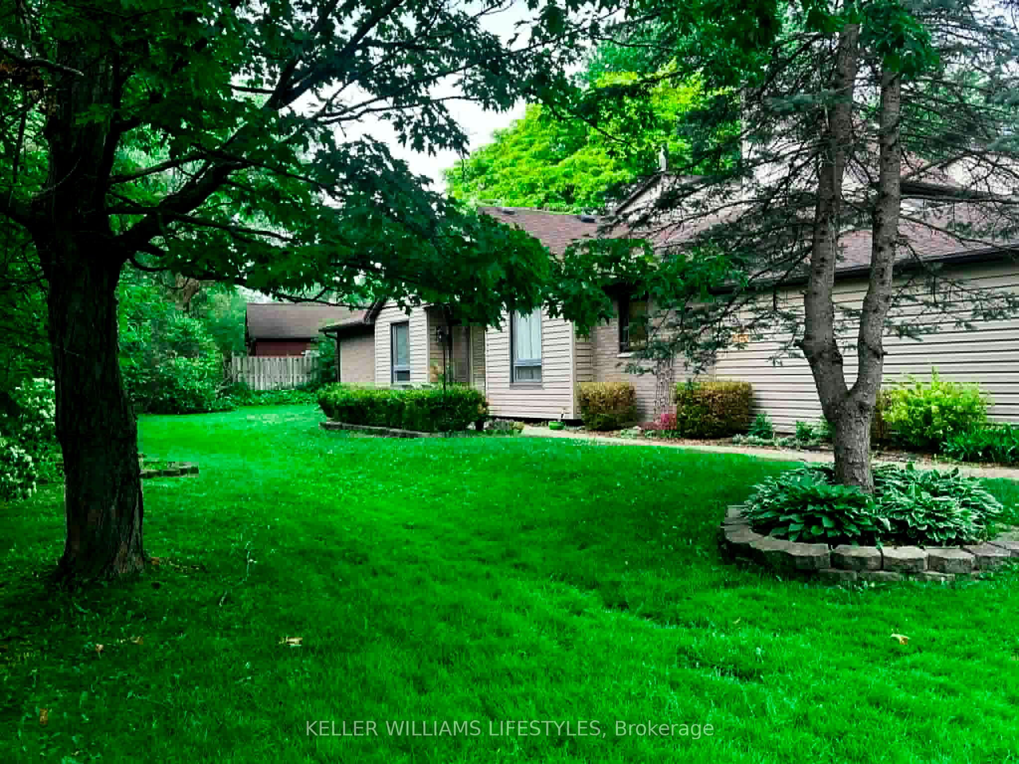 695 Woodcrest Boulevard, London South, ON N6K 1P8