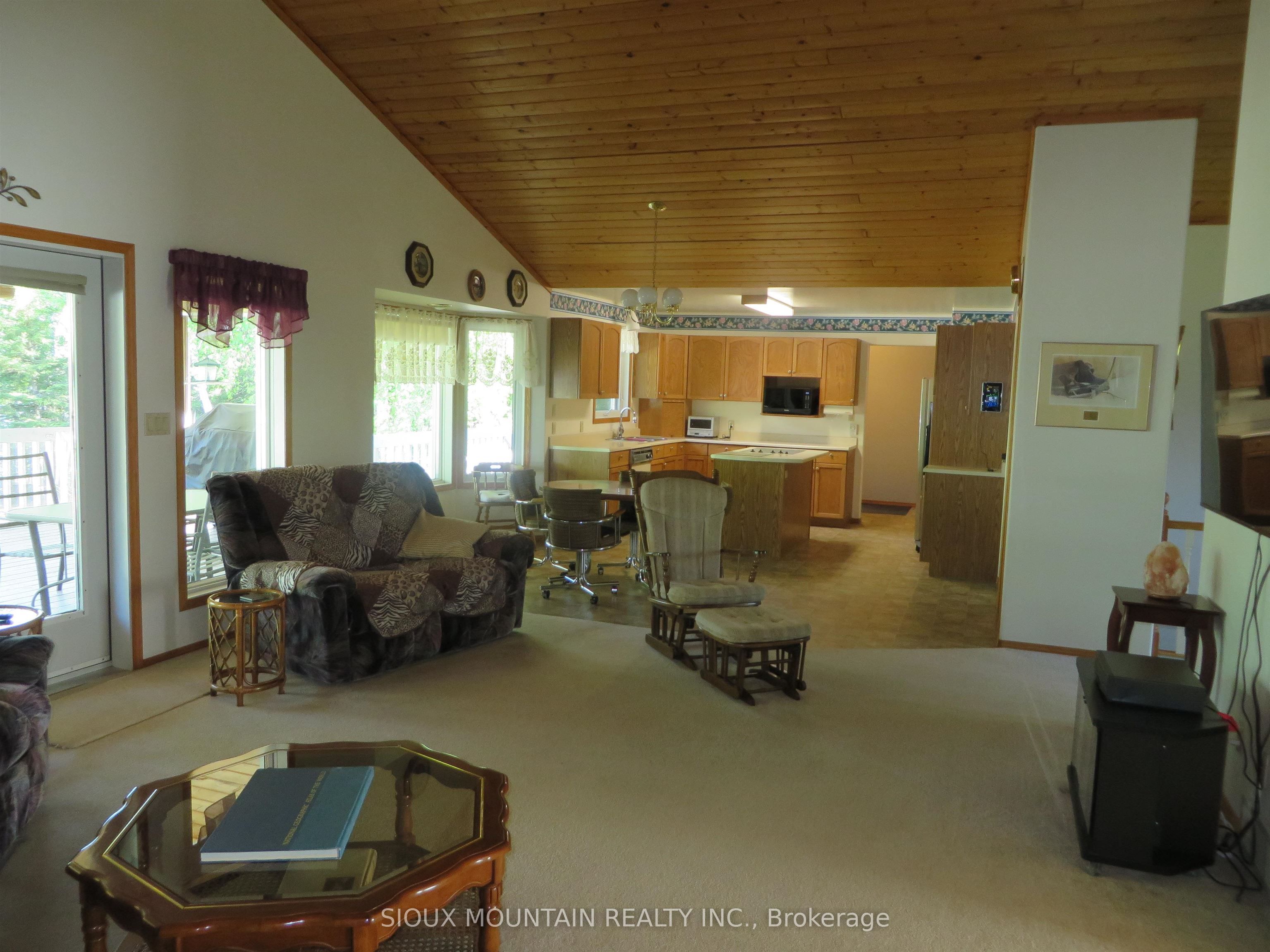141 Forest Drive, Sioux Lookout, ON P8T 0A7 photo 3