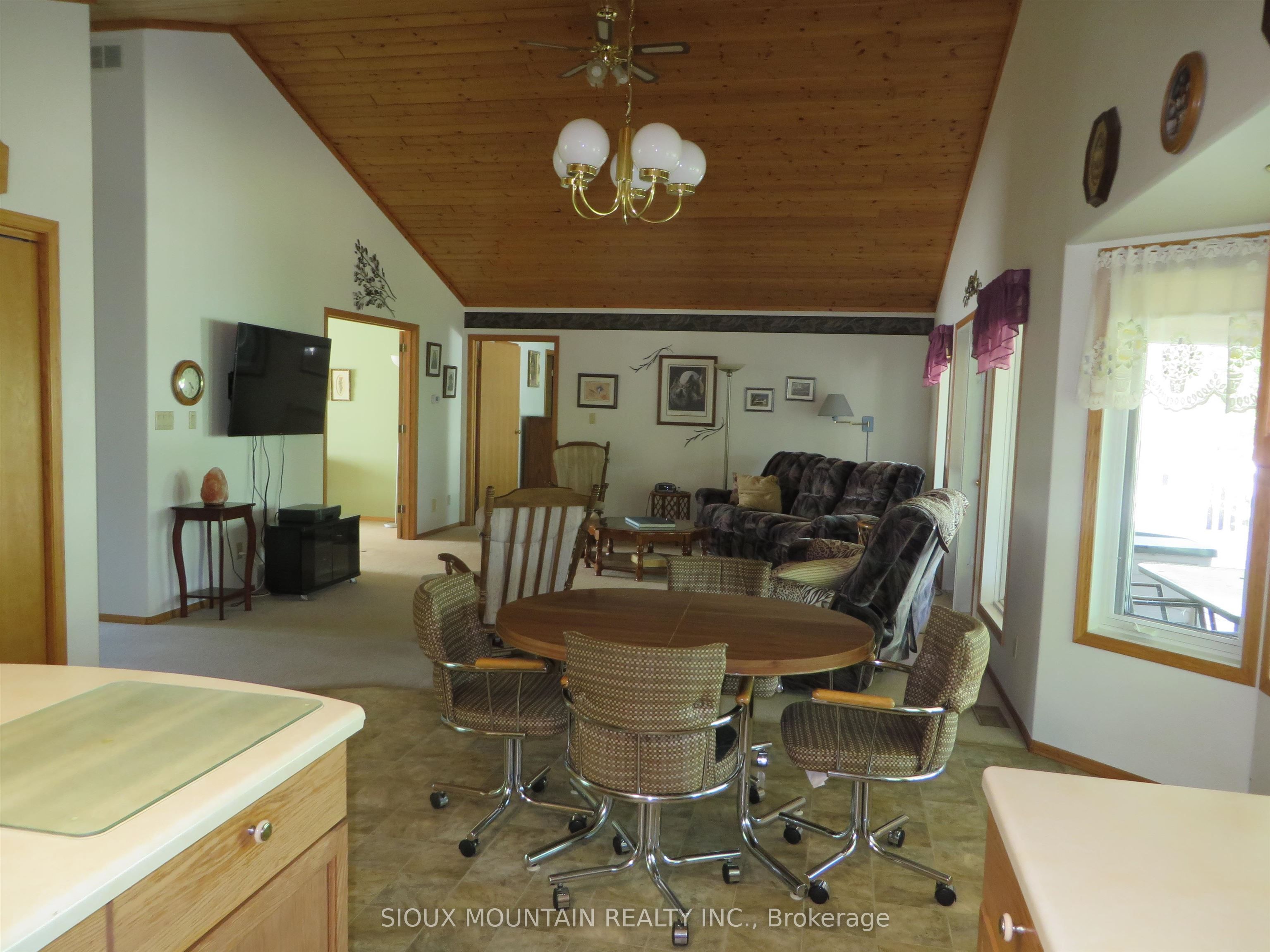 141 Forest Drive, Sioux Lookout, ON P8T 0A7 photo 5