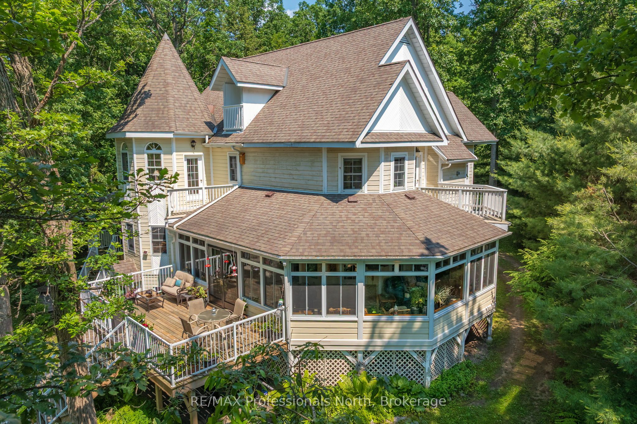 22 Knowles Crescent E, Seguin, ON P0C 1J0 photo 2