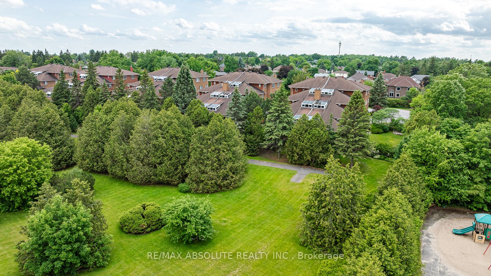 206 Stratas Court, Kanata, ON K2L 3K5 photo 5