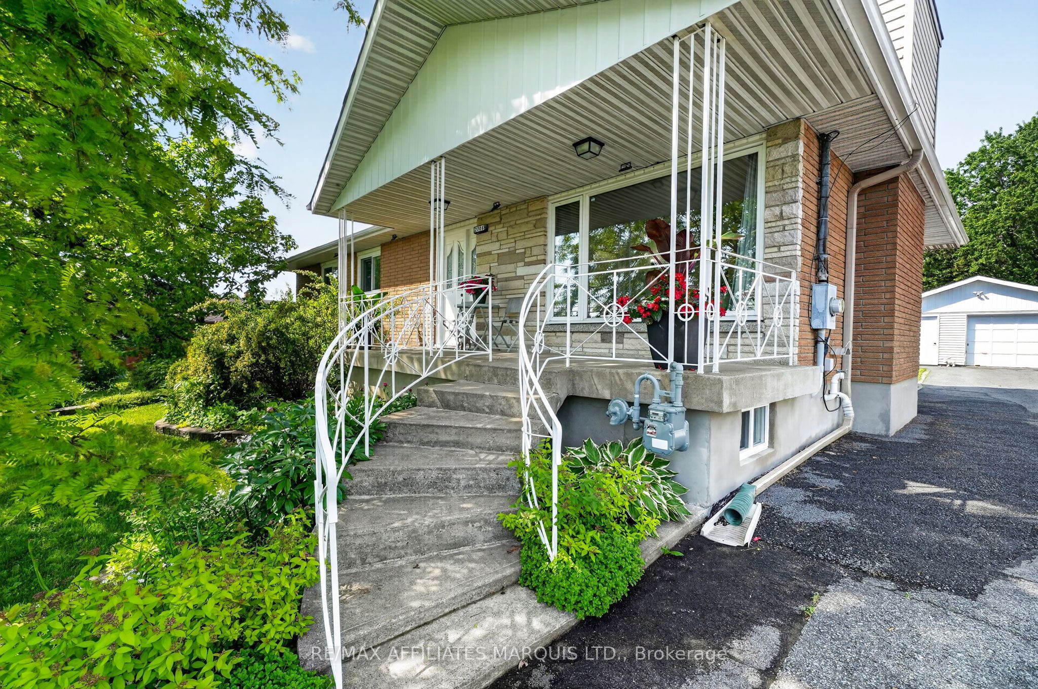 2706 Ross Avenue, Cornwall, ON K6K 1E5 photo 2