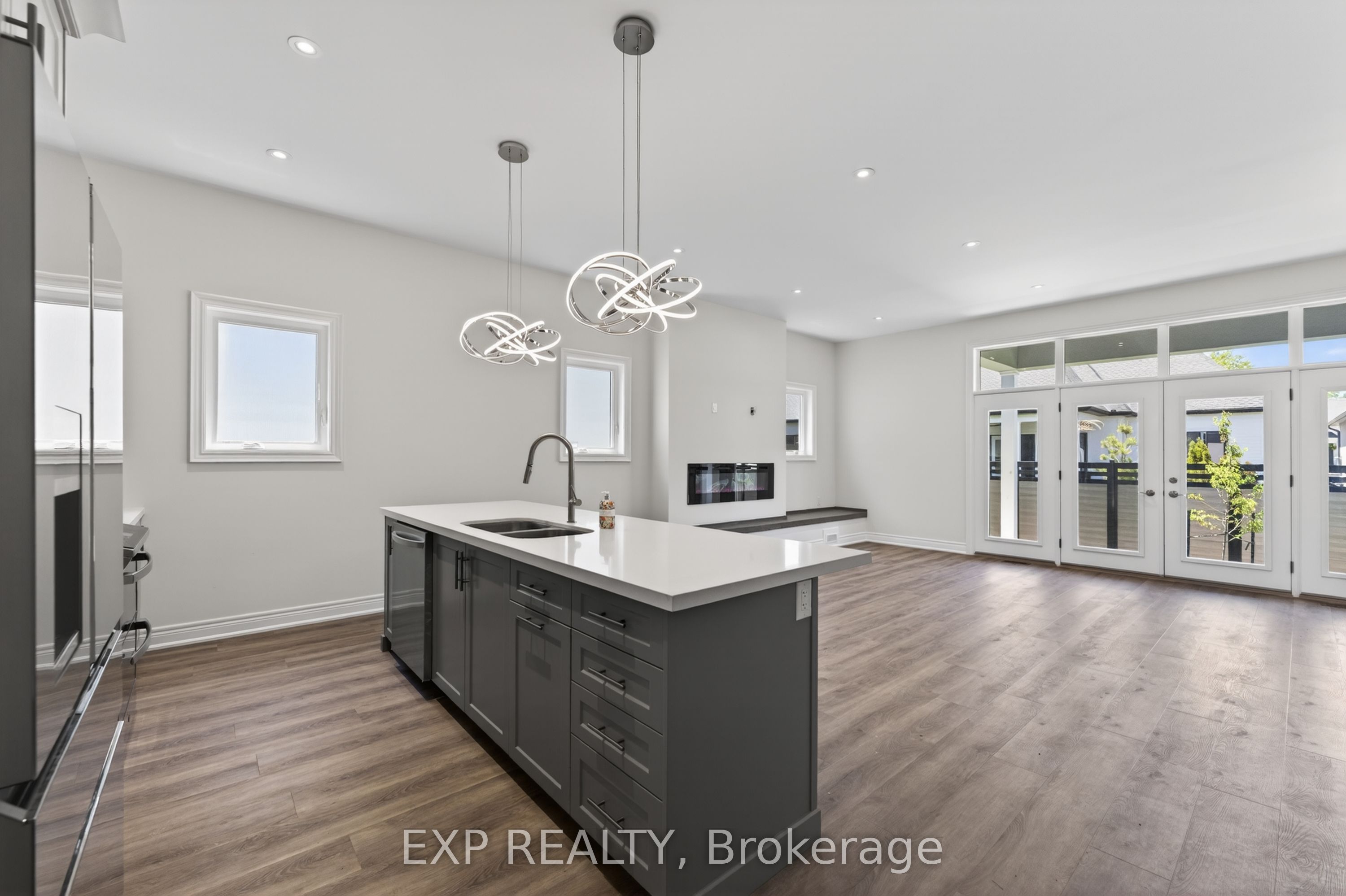8 BUTTERNUT Crescent, Fort Erie, ON L0S 1N0 photo 2