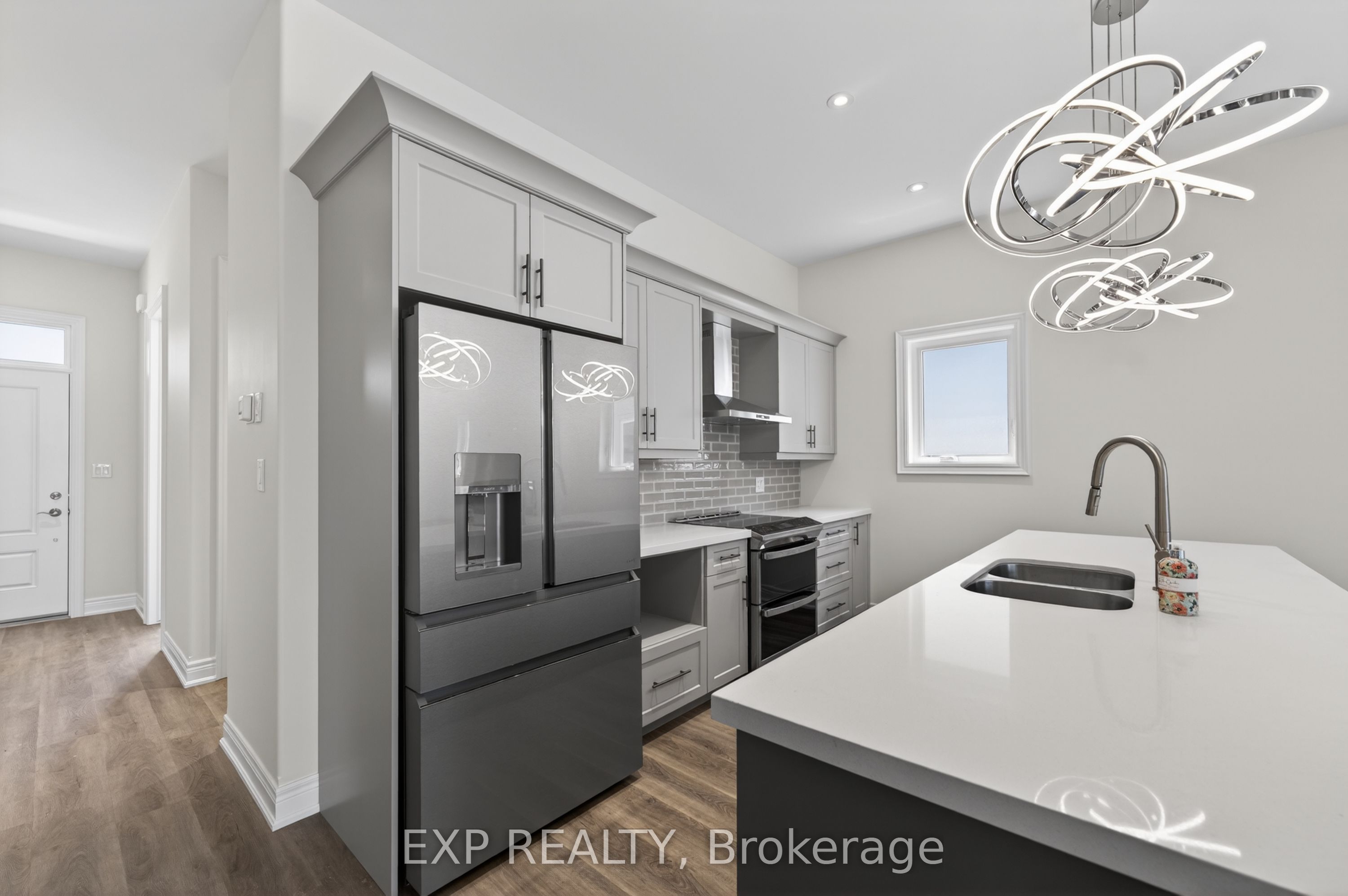 8 BUTTERNUT Crescent, Fort Erie, ON L0S 1N0 photo 4