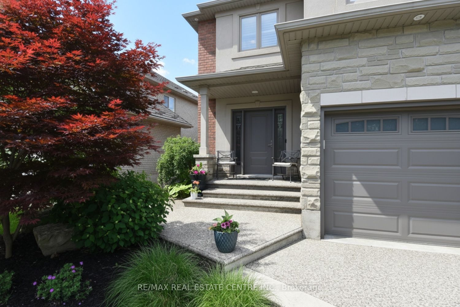 227 Valridge Drive, Hamilton, ON L9G 5C5 photo 2