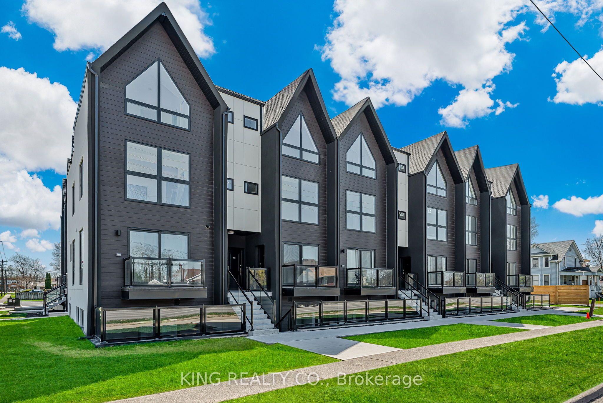 7277 Wilson Crescent 302, Niagara Falls, ON L2G 4R8