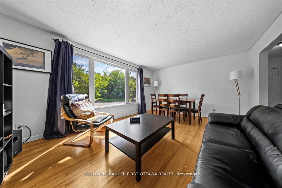 902 Watson Street, Britannia Heights - Queensway Terrace N and Area, ON K2B 6B9 photo 3