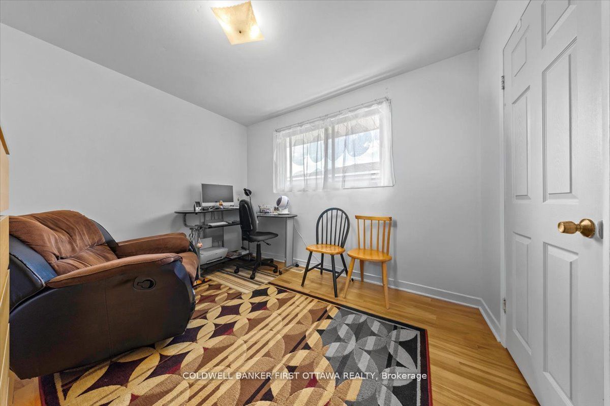 902 Watson Street, Britannia Heights - Queensway Terrace N and Area, ON K2B 6B9 photo 4