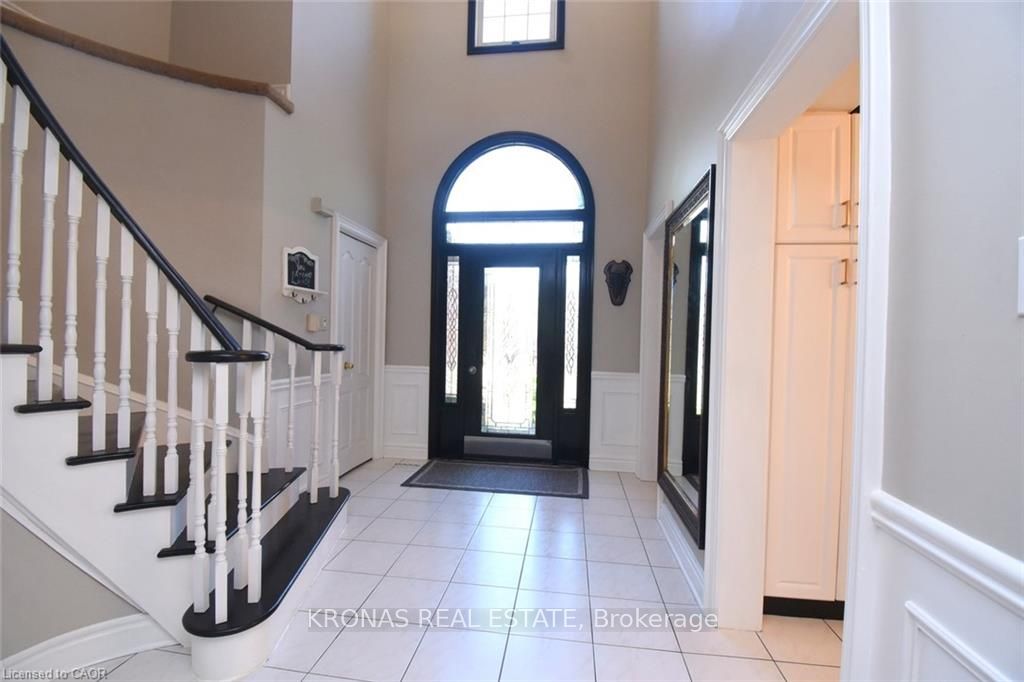 26 Banbury Drive, Hamilton, ON L9K 1H8 photo 4