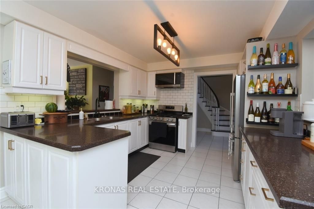 26 Banbury Drive, Hamilton, ON L9K 1H8 photo 5