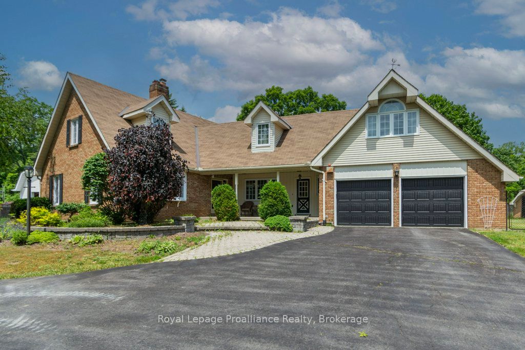 218 Lock Road, Quinte West, ON K8V 5P6 photo 2