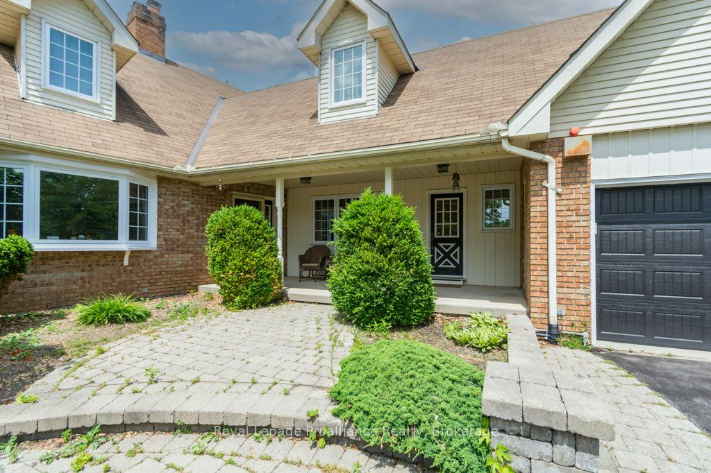 218 Lock Road, Quinte West, ON K8V 5P6 photo 3