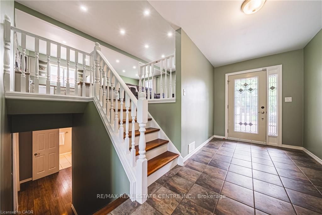 27 Ludlow Crescent, Brantford, ON N3P 1V2 photo 2