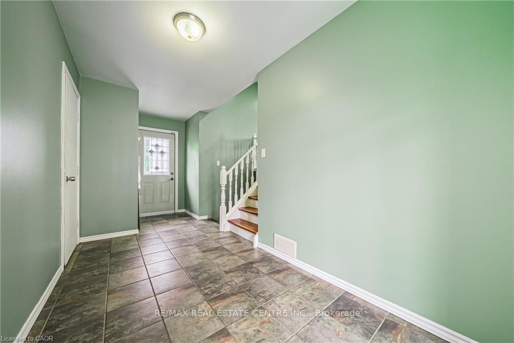 27 Ludlow Crescent, Brantford, ON N3P 1V2 photo 3