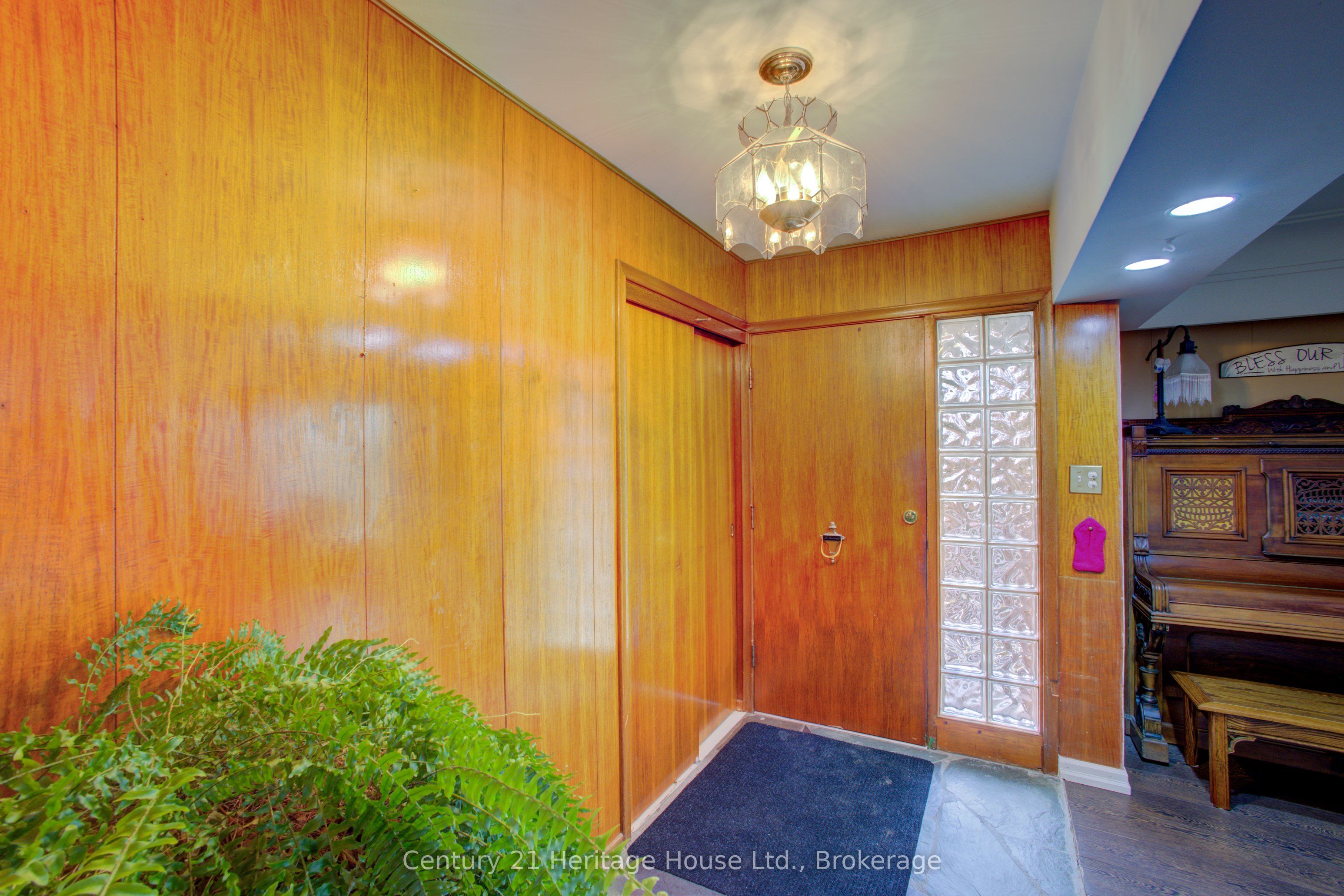 252 Durham Road W, West Grey, ON N0G 1R0 photo 4