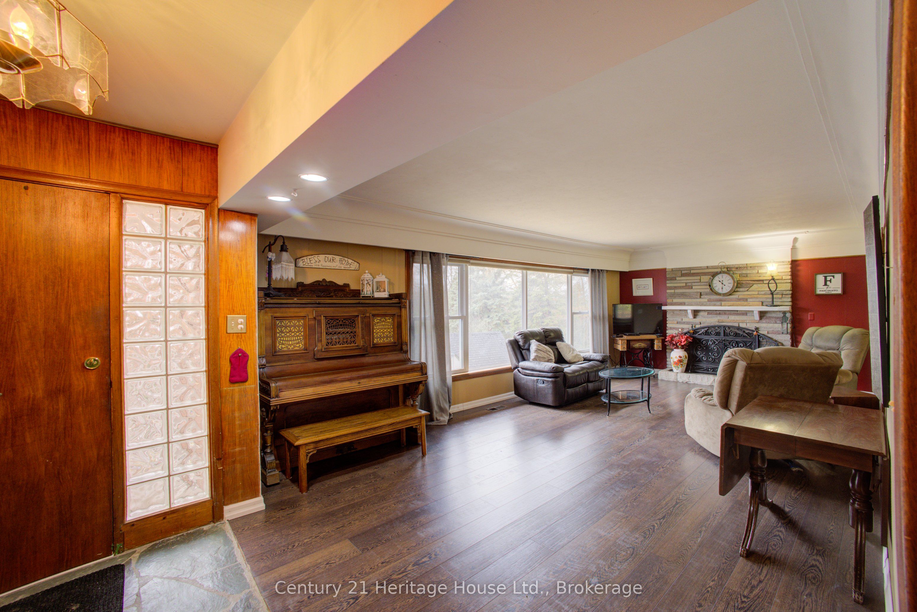 252 Durham Road W, West Grey, ON N0G 1R0 photo 5