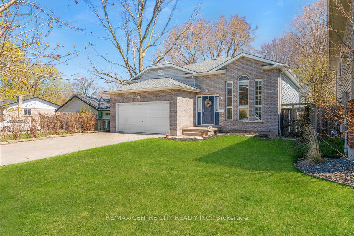 19 Dell Drive, Strathroy-Caradoc, ON N7G 1C6 photo 2