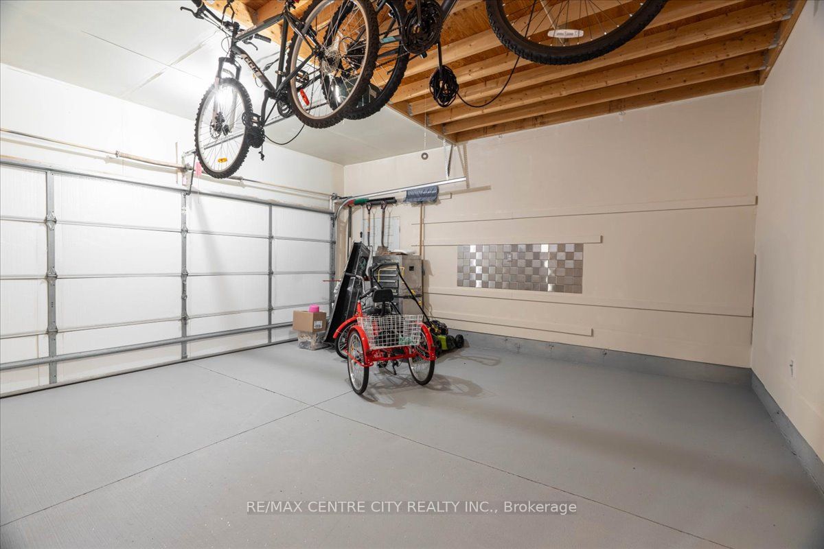 19 Dell Drive, Strathroy-Caradoc, ON N7G 1C6 photo 5