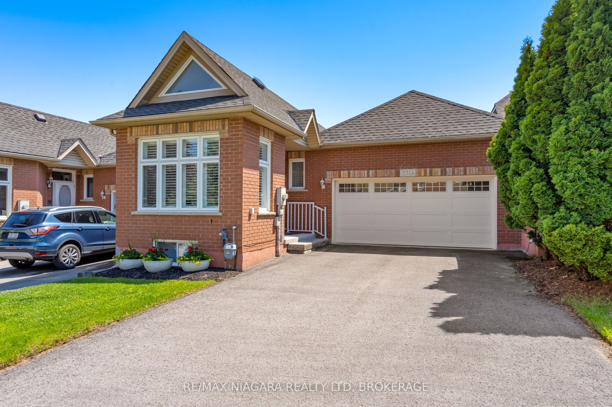 2314 Stonehaven Avenue, Niagara Falls, ON L2J 4K1