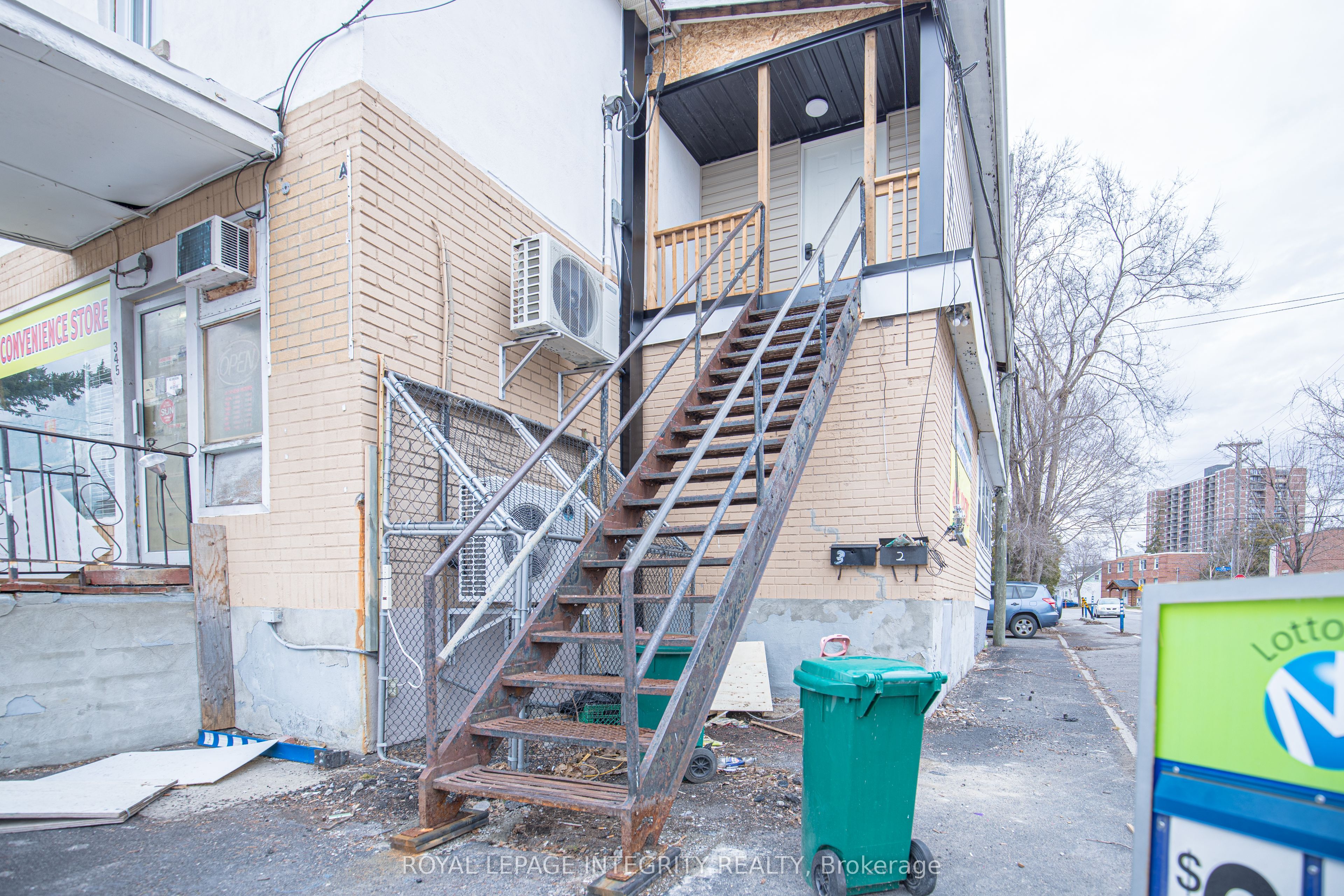 345 Richelieu Avenue 2, Vanier and Kingsview Park, ON K1L 6J7