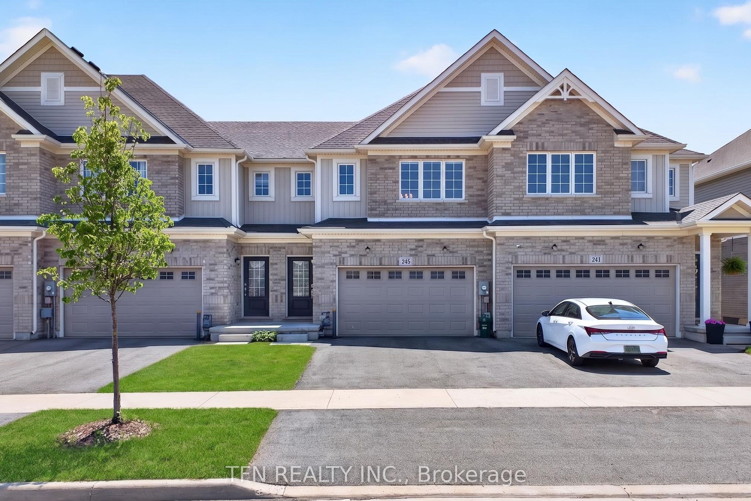 245 Bur Oak Drive, Thorold, ON L2V 0L7 photo 2
