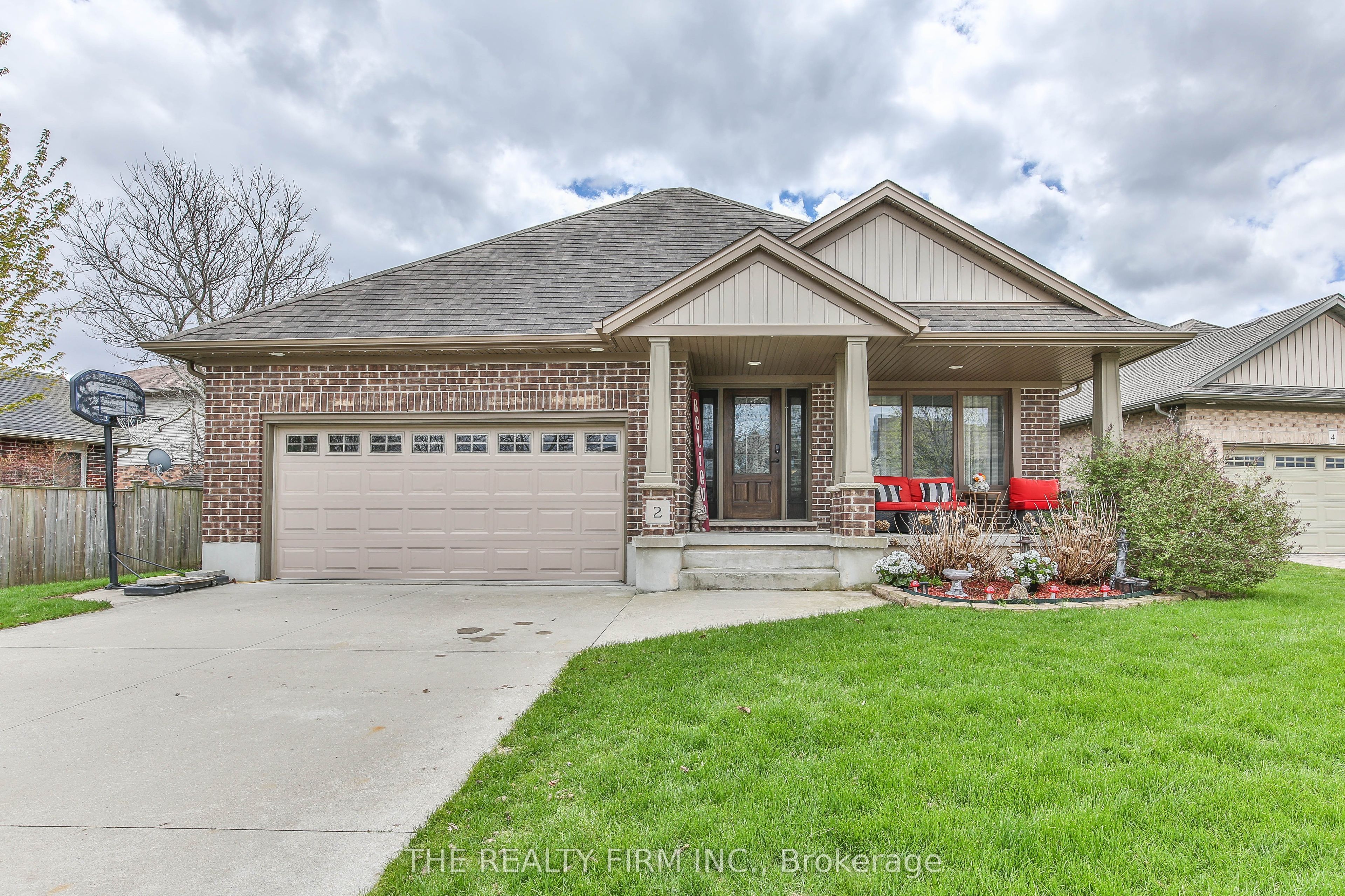 2 Ambleside Drive, St. Thomas, ON N5P 0A9