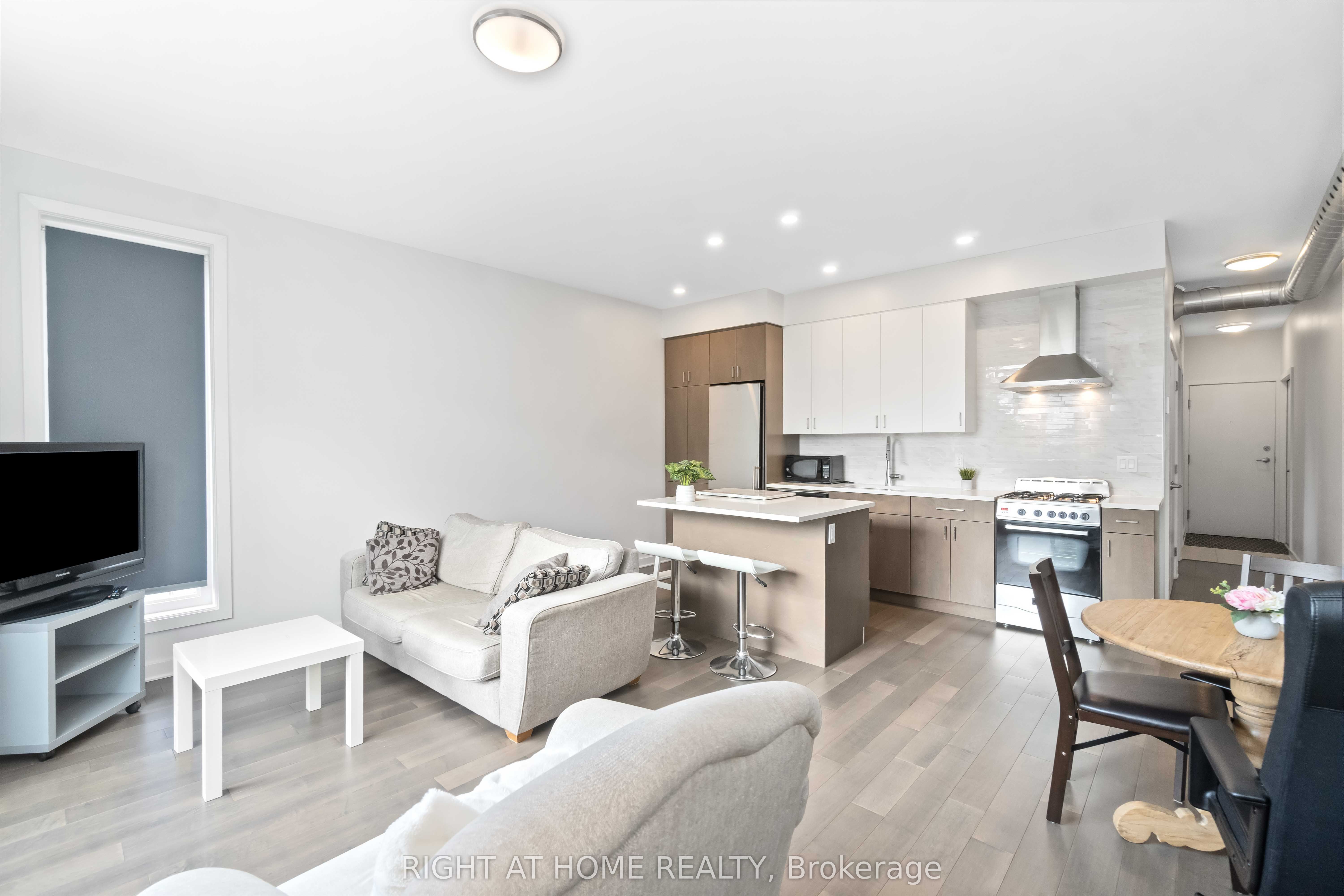 22 Perkins Street 305, West Centre Town, ON K1R 7G5 photo 4
