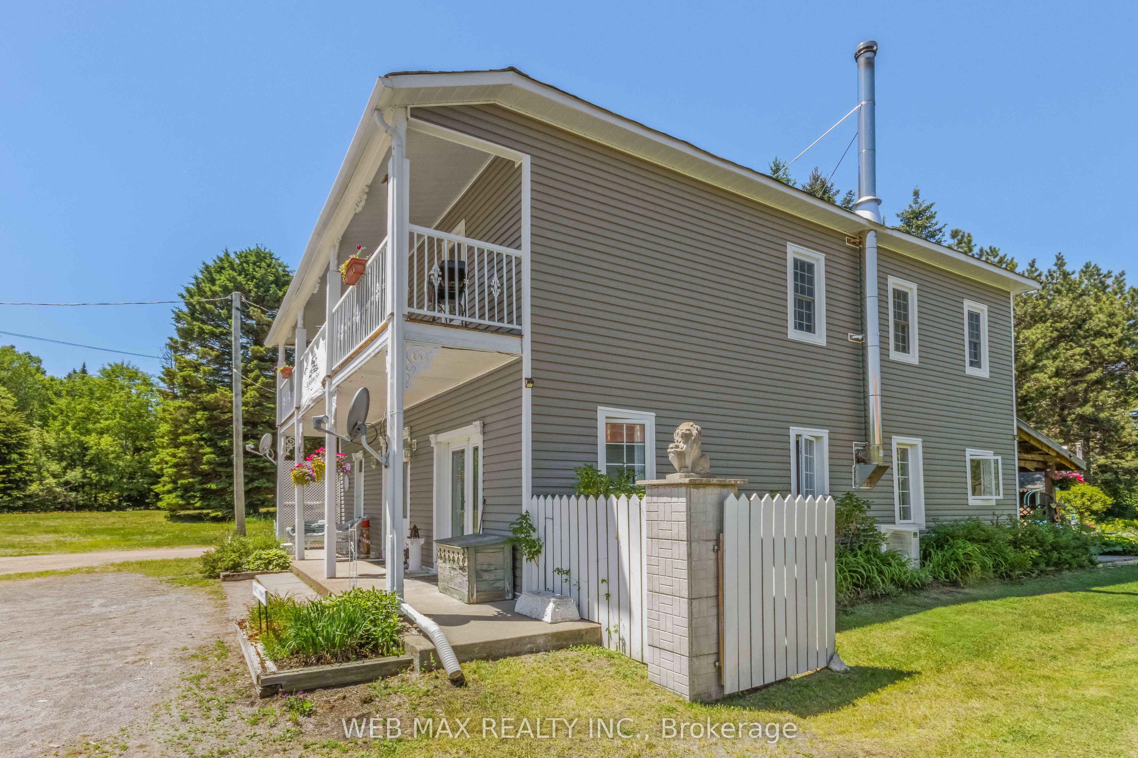 32 Maynooth Stn Road, Hastings Highlands, ON K0L 2S0 photo 2