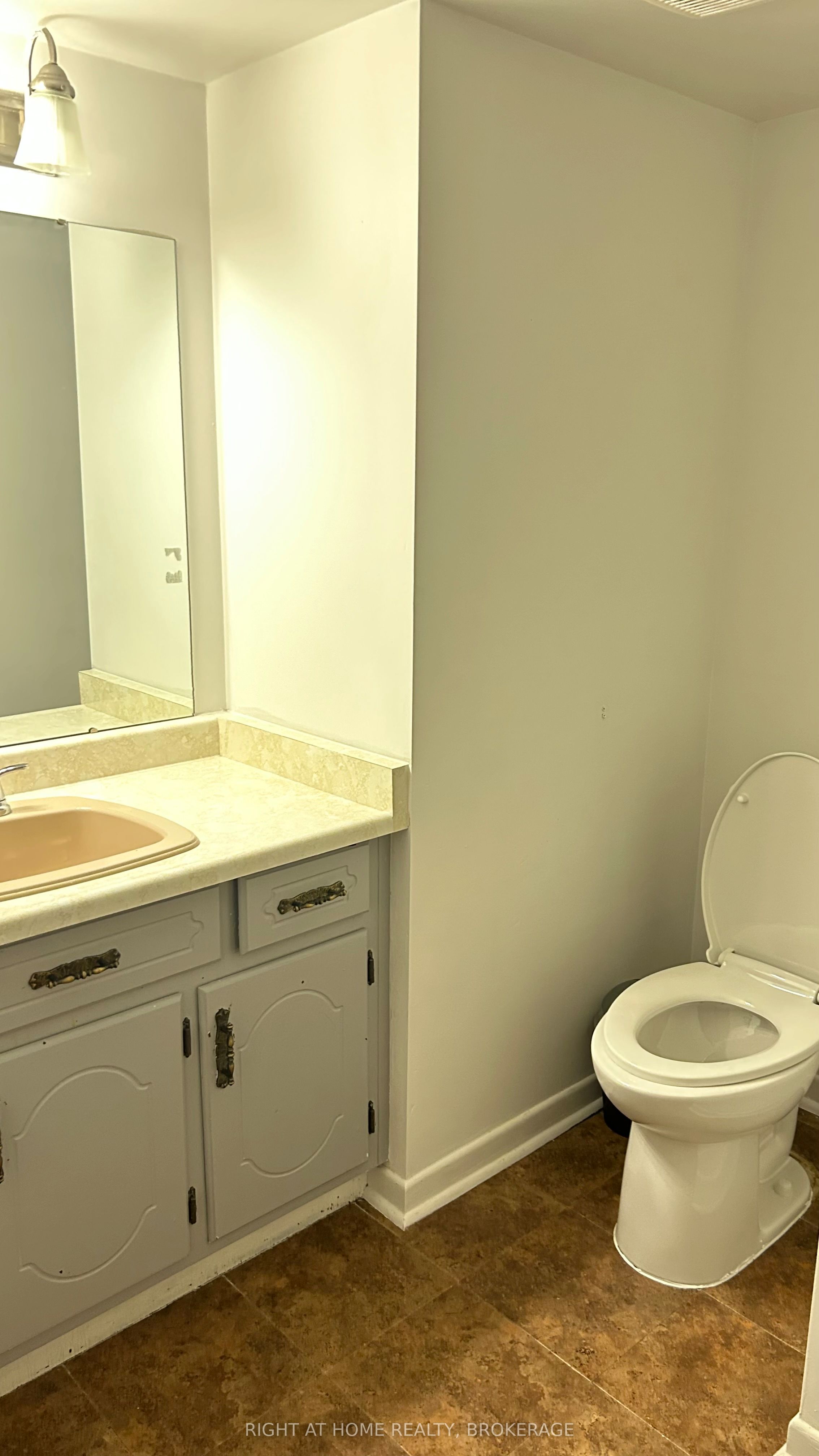 19 WHITE Street, St. Catharines, ON L2N 1Z3 photo 2
