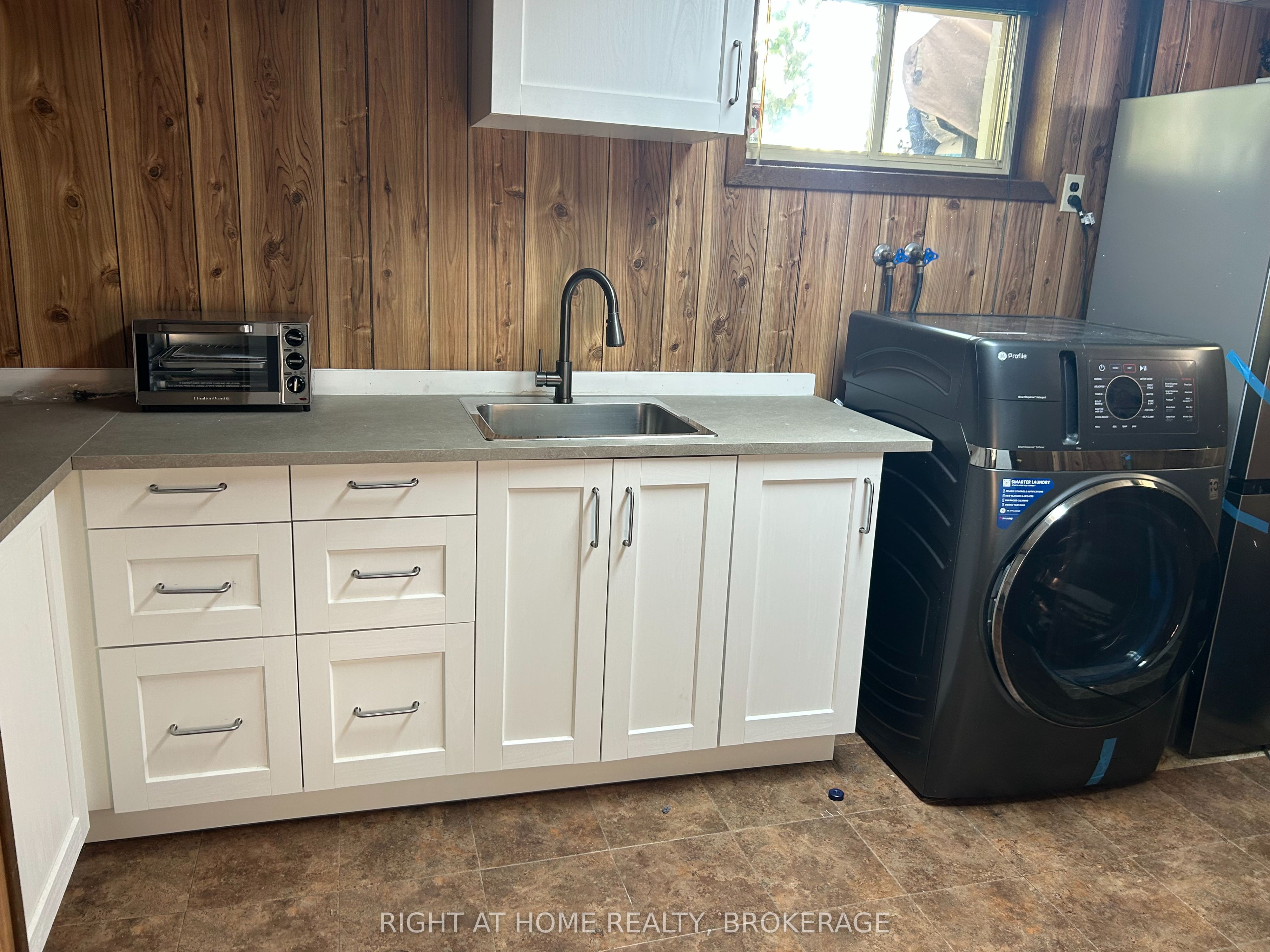 19 WHITE Street, St. Catharines, ON L2N 1Z3 photo 5