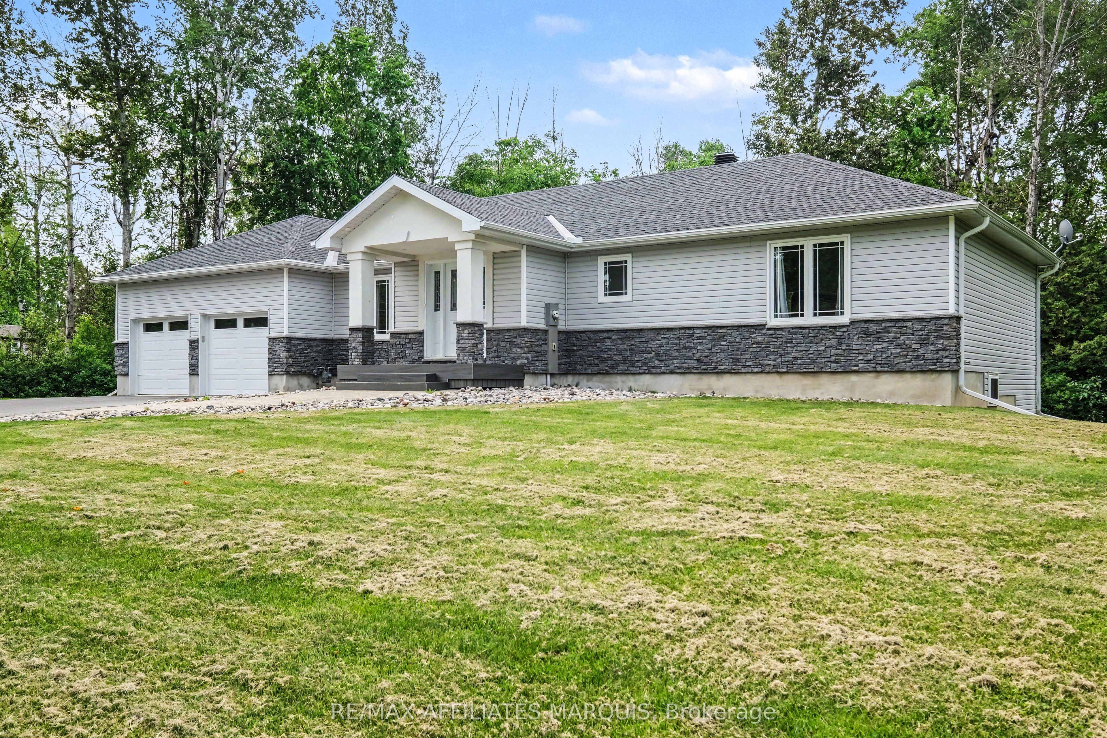 97 Golf Club Road, Rideau Lakes, ON K7A 4S5 photo 3
