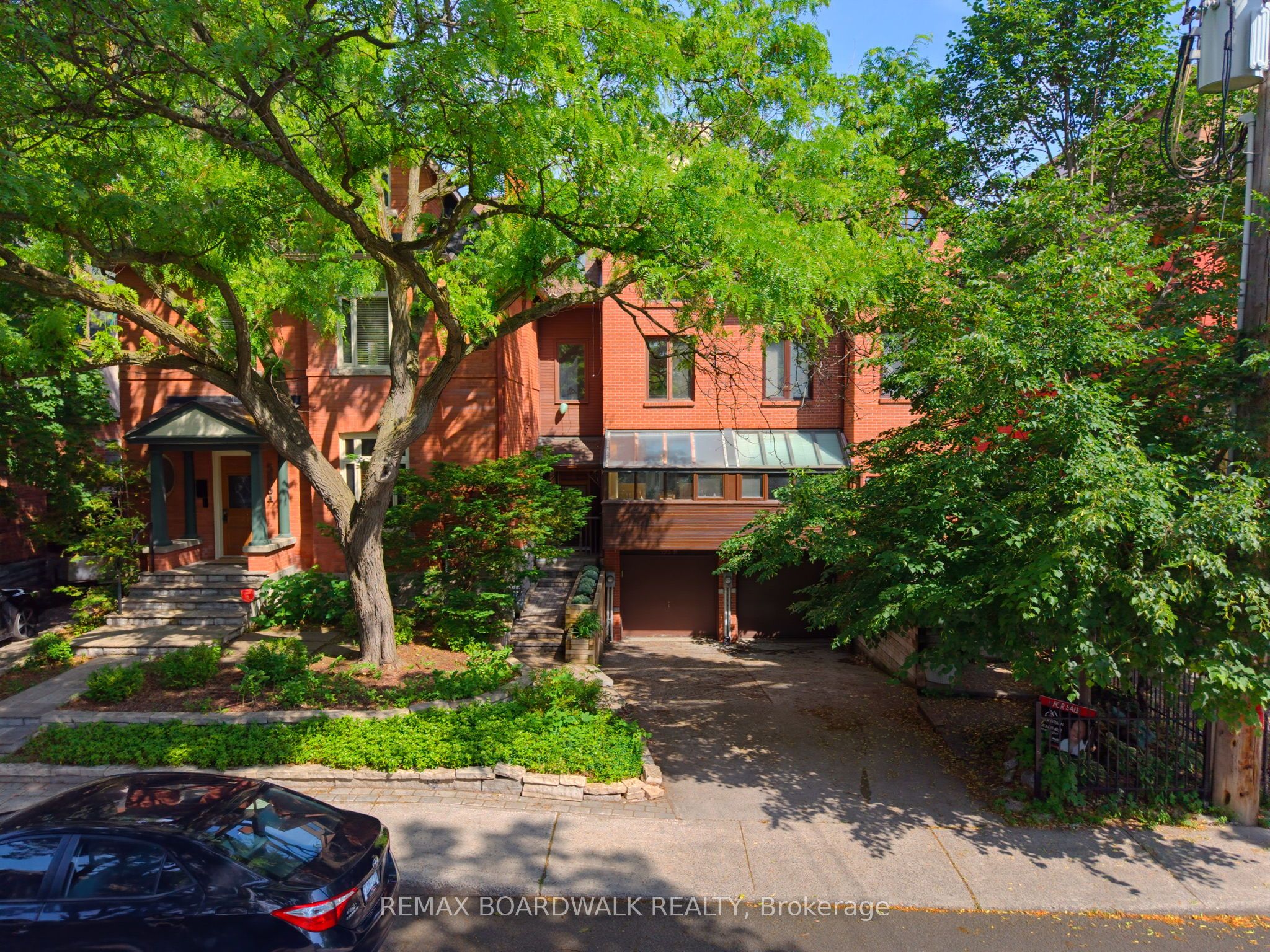 595 Besserer Street B, Lower Town - Sandy Hill, ON K1N 6C8 photo 2