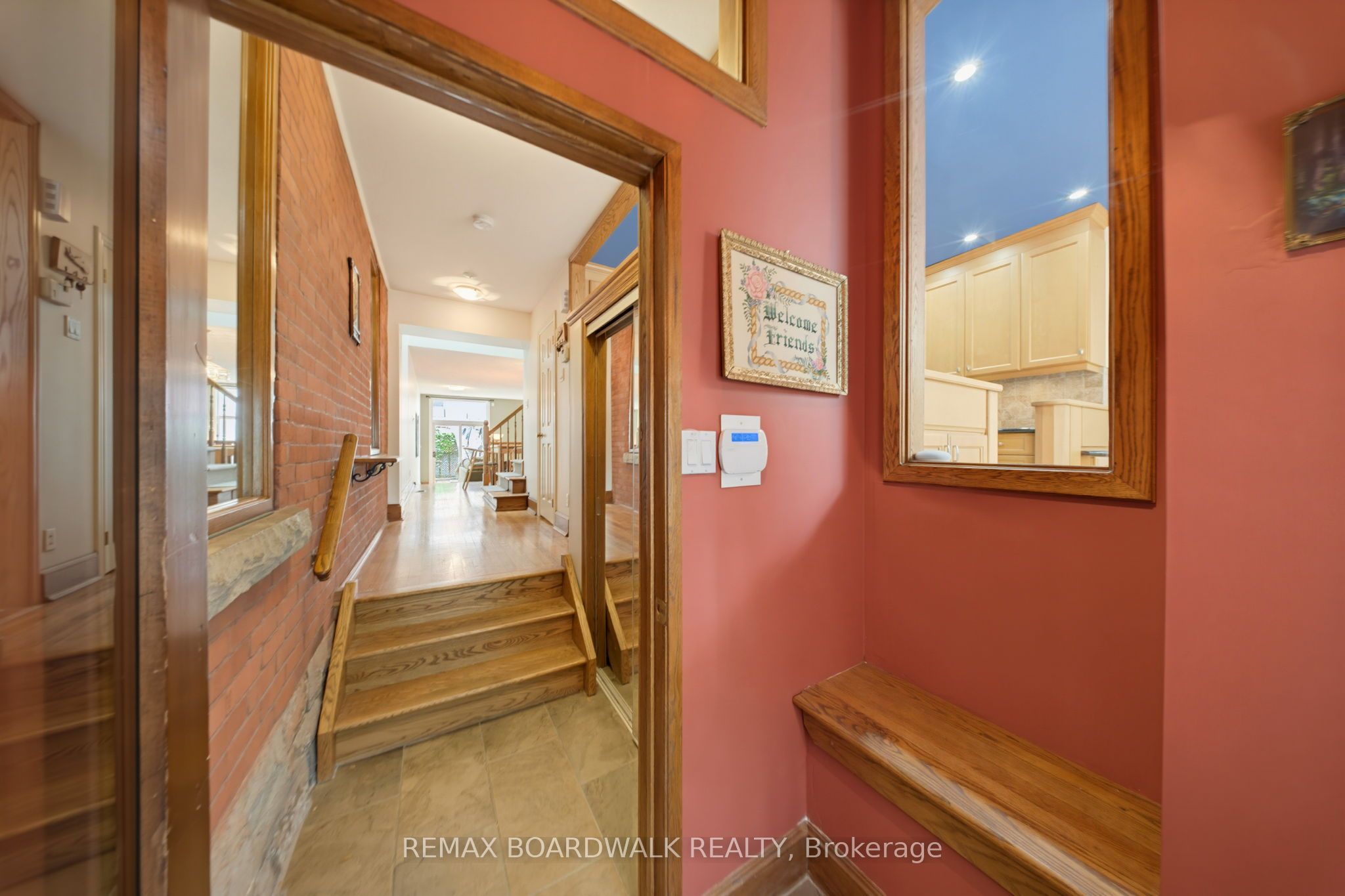 595 Besserer Street B, Lower Town - Sandy Hill, ON K1N 6C8 photo 3